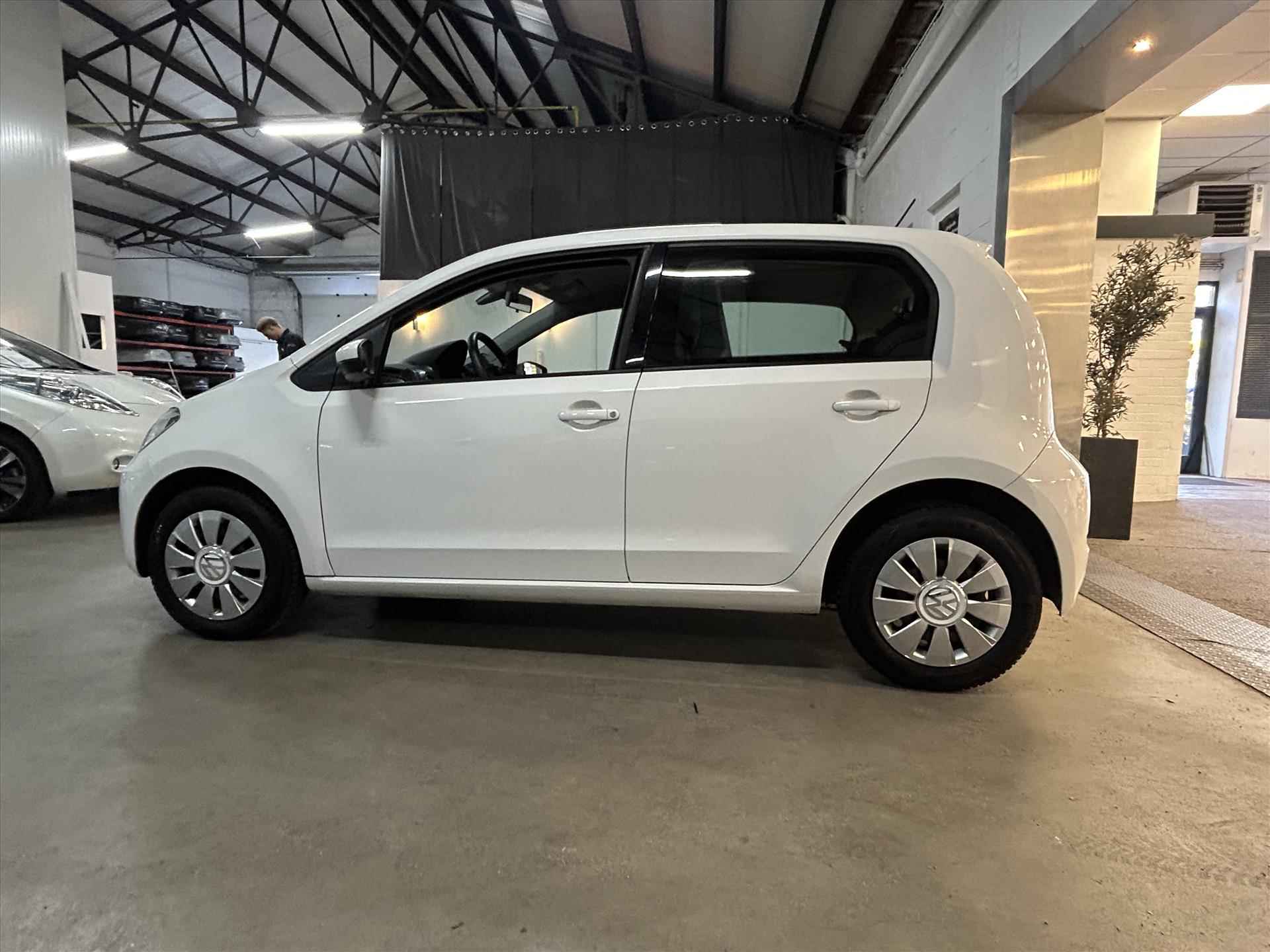 VOLKSWAGEN Up! 1.0 60PK 5D BMT Move up! AIRCO / NAVI - 4/13