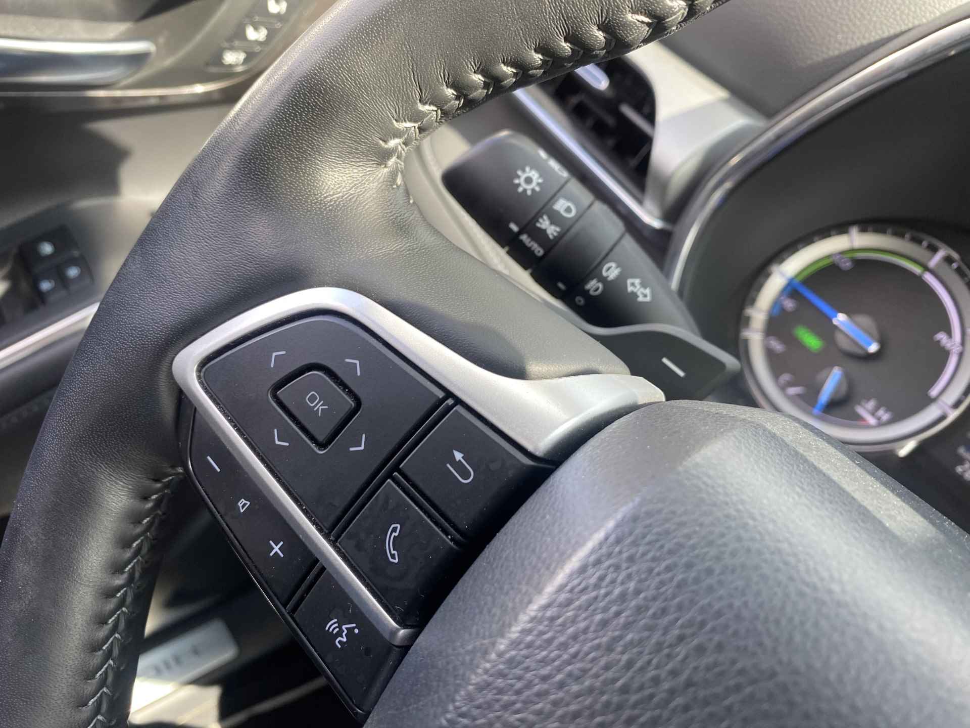 Toyota highlander 2.5 AWD Hybrid Premium Panoramadak HUD Treeplanken Memory Seat Full Option! - 23/46