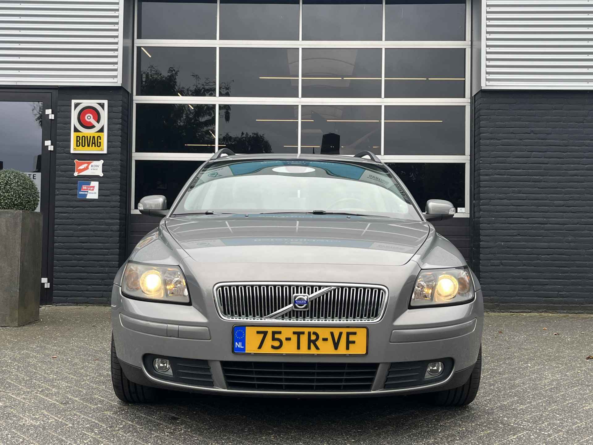 Volvo V50 2.4 Edition I, Handgas, Automaat, Trekhaak, Cruise, PDC, NAP - 4/19