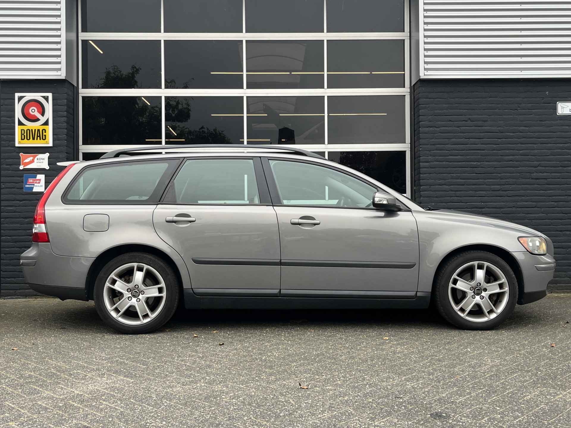 Volvo V50 2.4 Edition I, Handgas, Automaat, Trekhaak, Cruise, PDC, NAP - 8/19