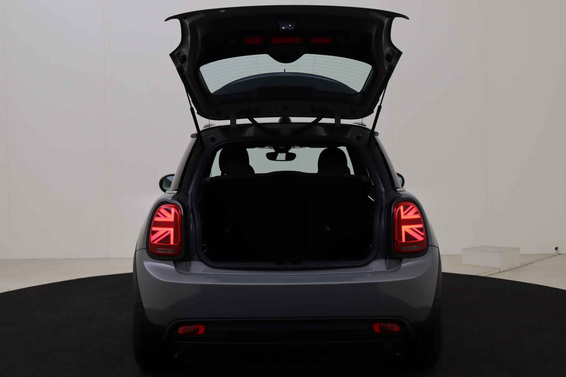 MINI Electric Essential / Premium Pakket / Sportstoelen / LED / Stoelverwarming / Cruise Control / Verwarmd Stuurwiel - 44/55