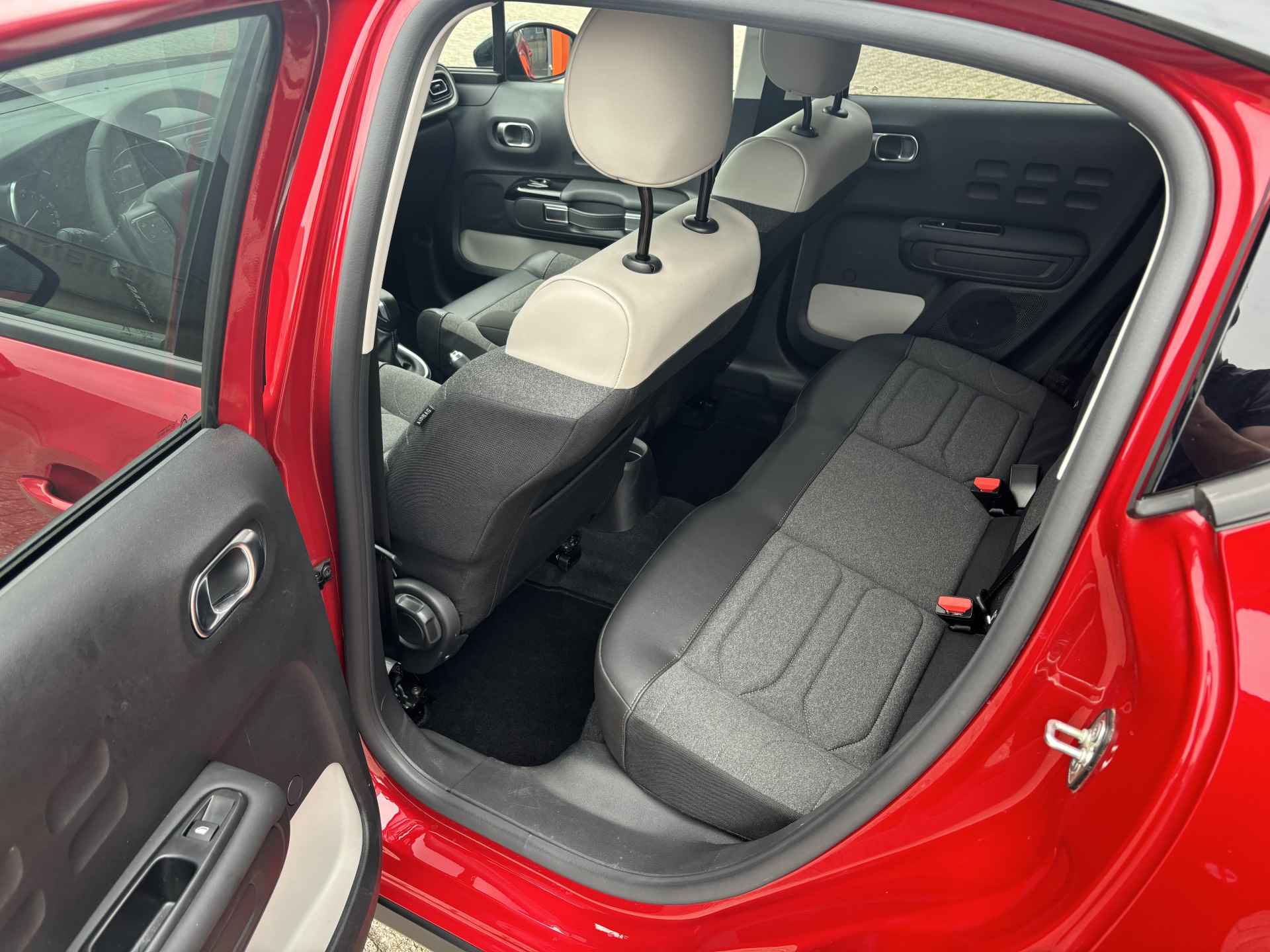 Citroën C3 1.2 PureTech Feel Edition NL-Auto 1e eigenaar Pack Ambiance / / Apple/Android Carplay / Navi / Parkeersensoren / Cruise Control - 17/26