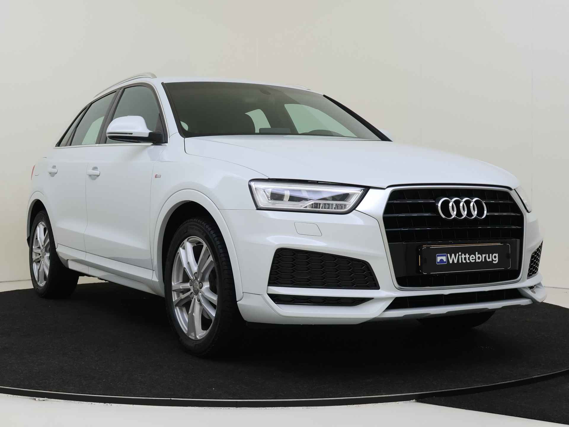 Audi Q3 1.4 TFSI CoD Sport Advance Sport 150 pk Automaat | Navigatie | Sportstoelen | S-Line - 4/32