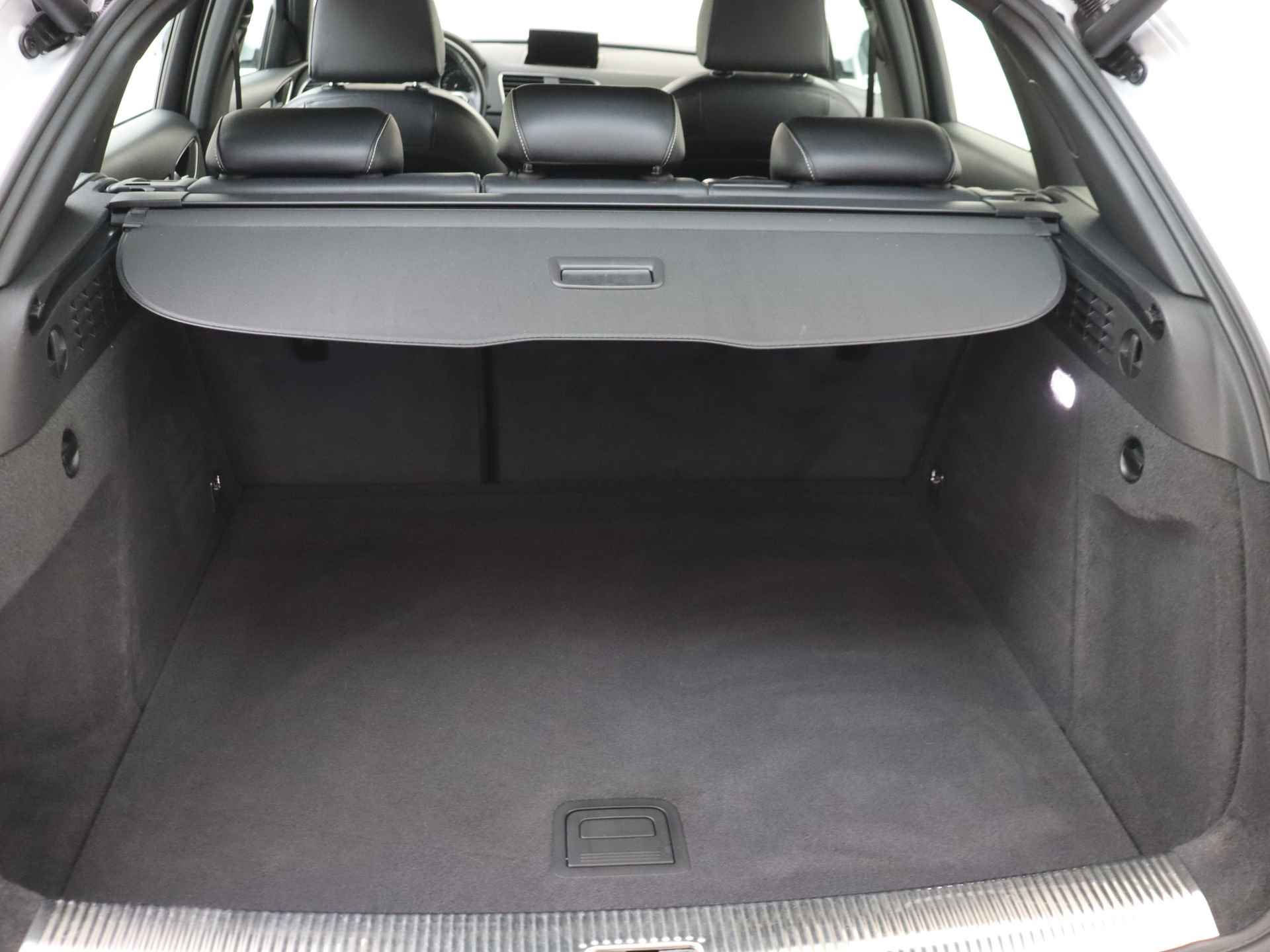 Audi Q3 1.4 TFSI CoD Sport Advance Sport 150 pk Automaat | Navigatie | Sportstoelen | S-Line - 28/32