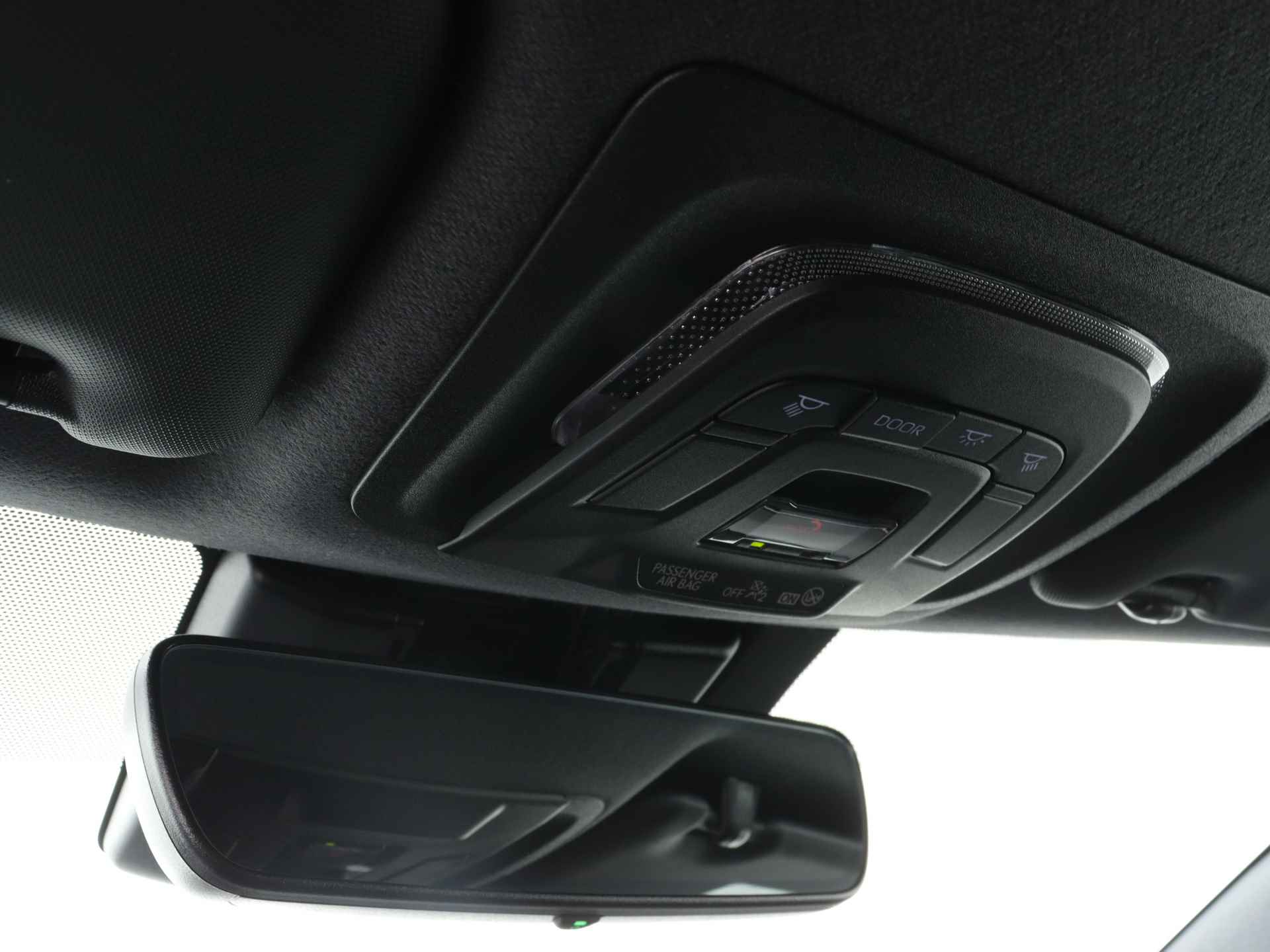 Toyota Corolla Touring Sports 1.8 Hybrid First Edition | Stoelverwarming | Parkeersensoren | Navigatie | Elektrisch bedienbare achterklep | - 32/46