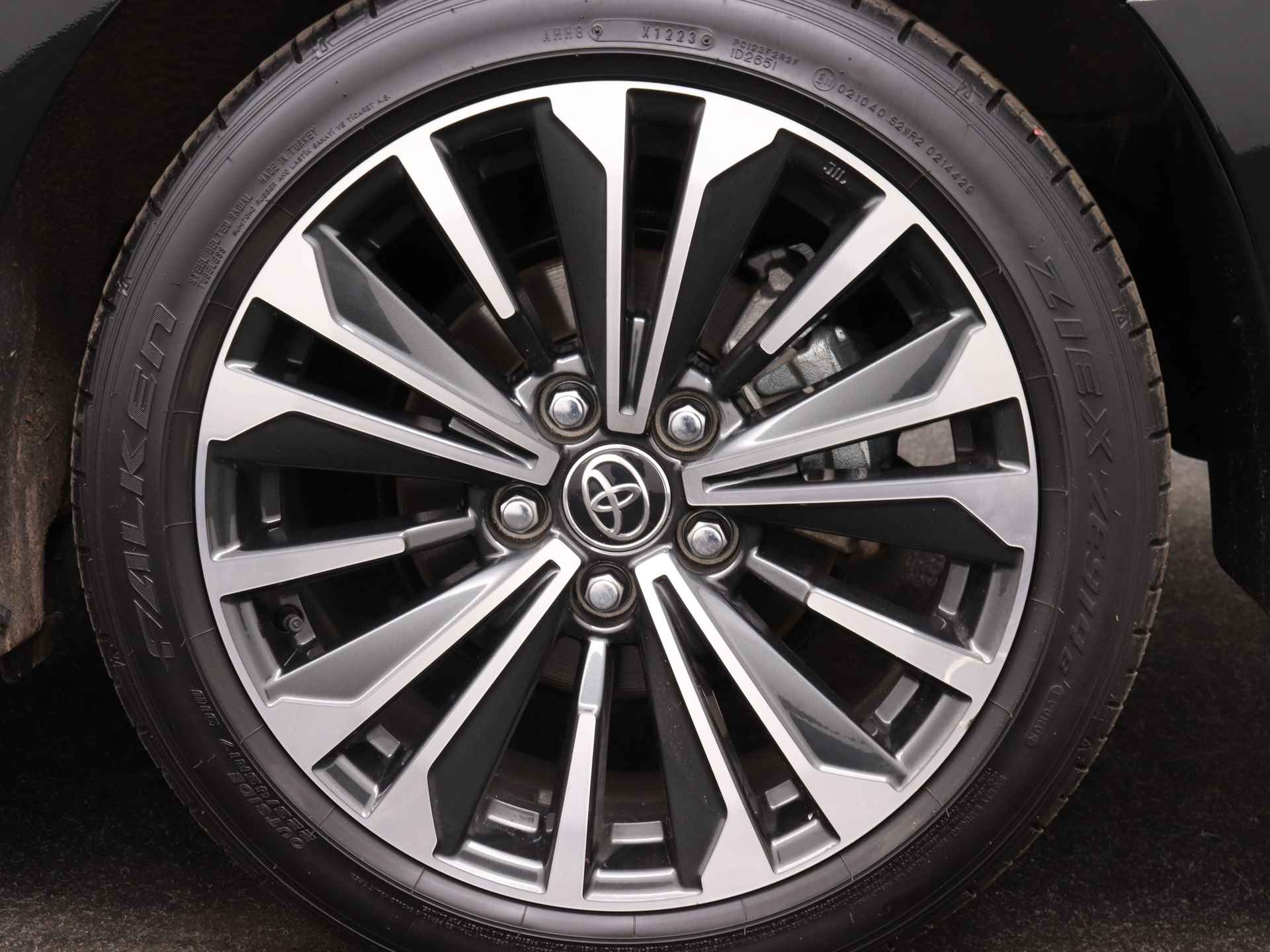 Toyota Corolla Touring Sports 1.8 Hybrid First Edition | Stoelverwarming | Parkeersensoren | Navigatie | Elektrisch bedienbare achterklep | - 42/46