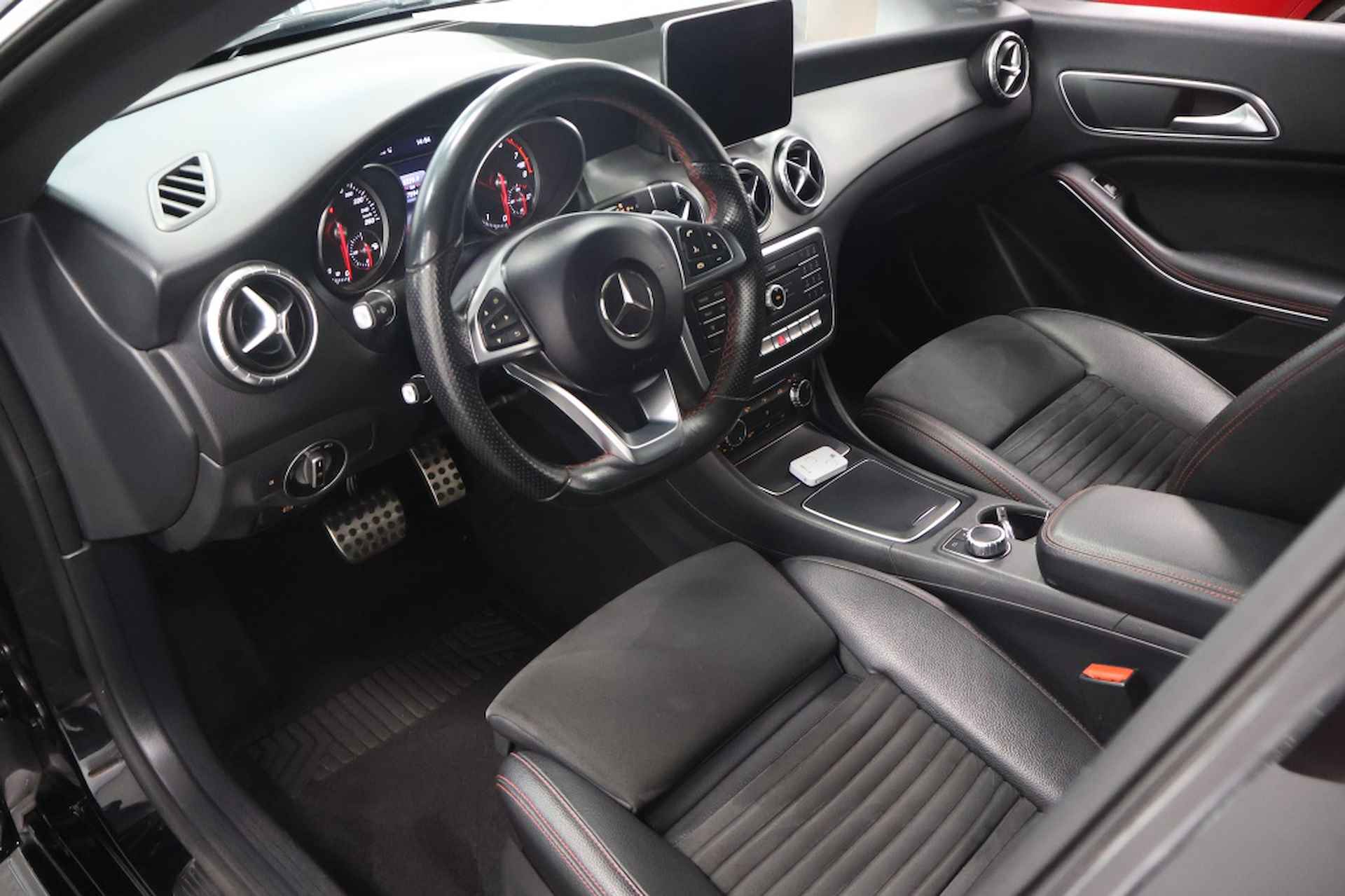 Mercedes-benz CLA-klasse 180 BnsSol AMG Upgrade Edition - 6/29