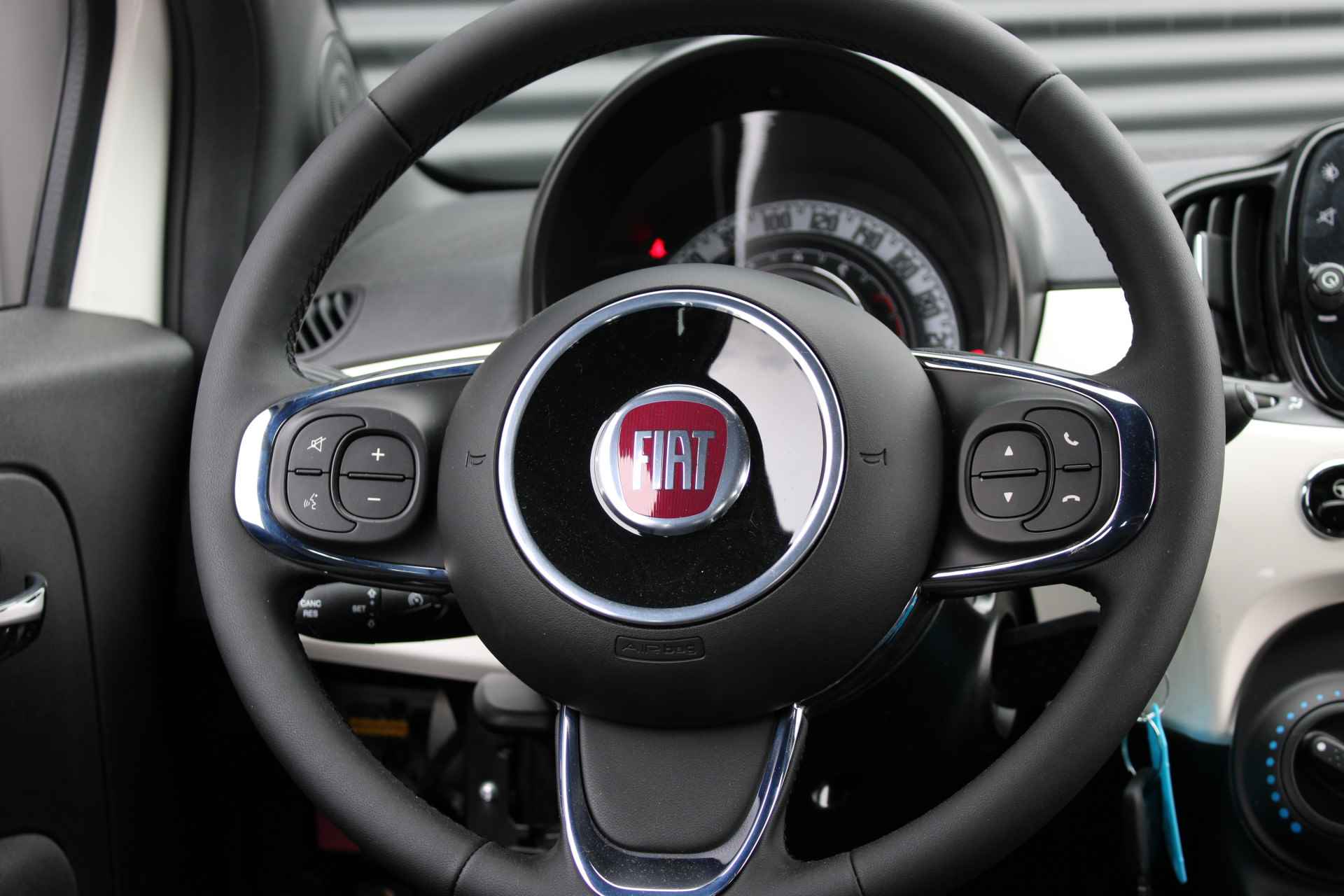 Fiat 500C 1.0 Hybrid Dolcevita Cabrio / Open dak / Cruise Control / Airco / Carplay / DAB / 15'' LMV / '' vraag een vrijblijvende offerte aan '' - 6/23