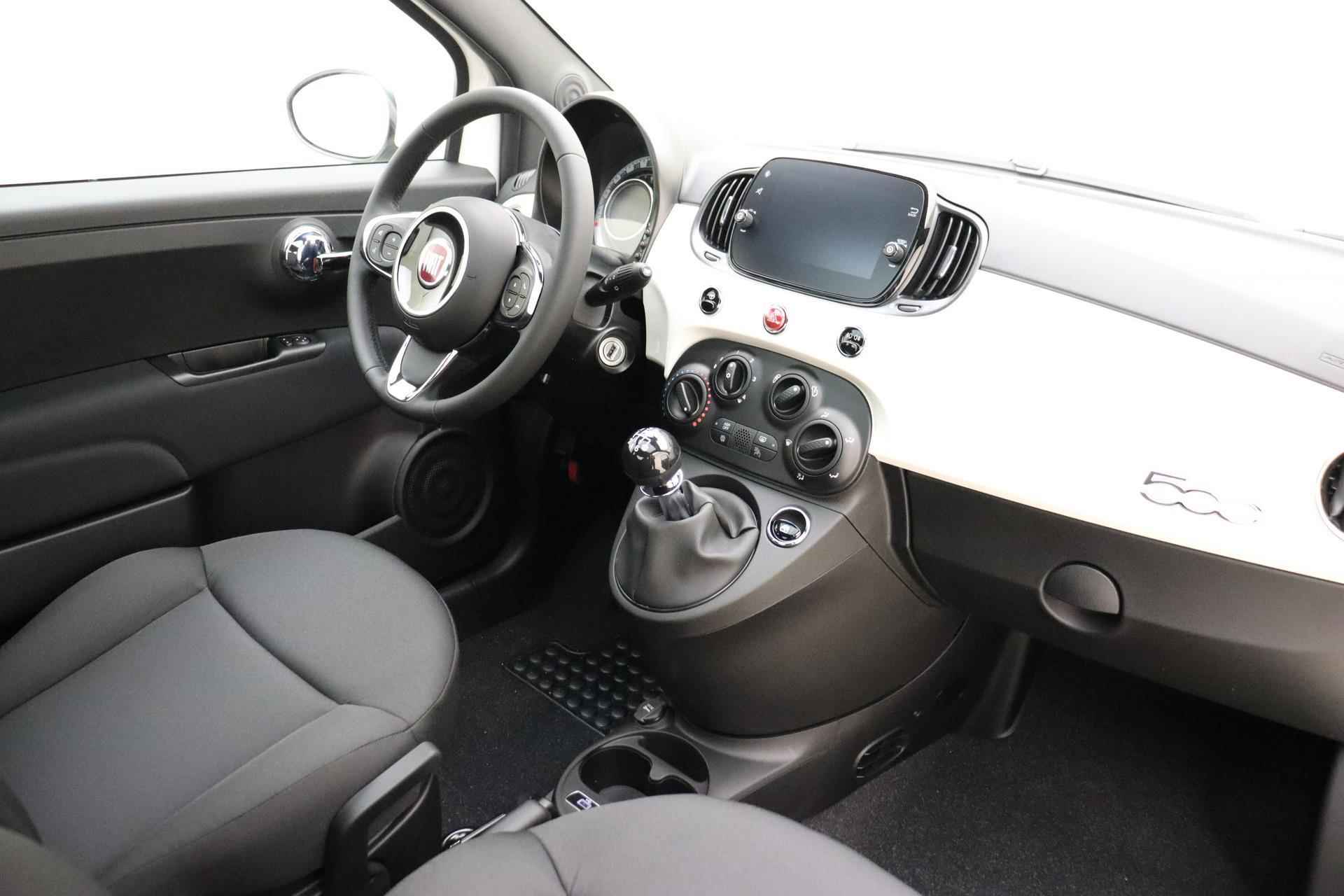 Fiat 500 1.0 Hybrid Dolcevita Finale | Snel leverbaar! | Apple Carplay/Android Auto | Panoramadak | Airco | Lichtmetalen velgen | Parkeersensoren achter | Cruise control - 4/36