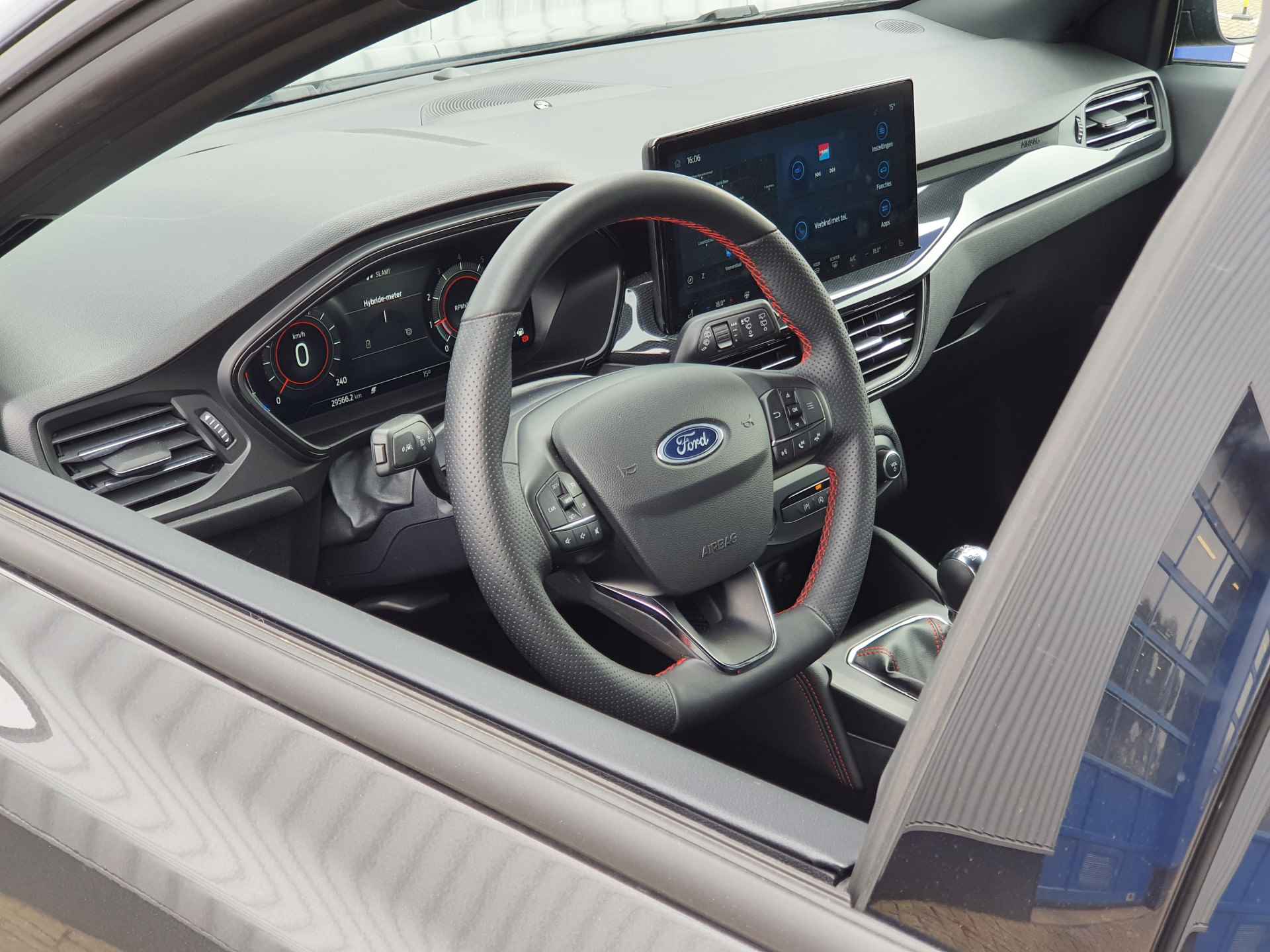 Ford Focus 1.0 Hybrid ST Line X | Cruise Control | Apple Carplay | 18 inch! | Stoelverwarming/Stuurverwarming | - 3/36