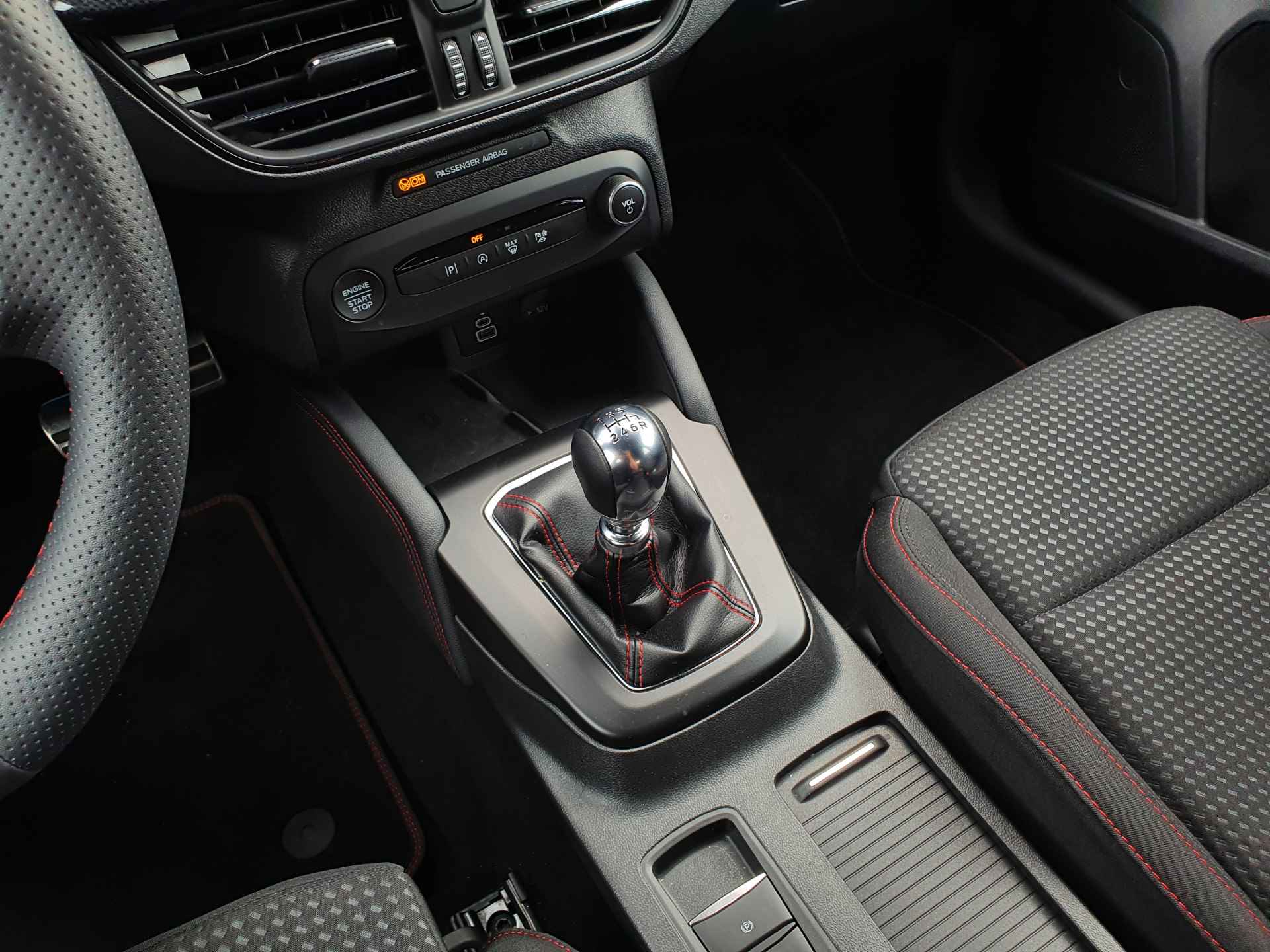 Ford Focus 1.0 Hybrid ST Line X | Cruise Control | Apple Carplay | 18 inch! | Stoelverwarming/Stuurverwarming | - 27/36