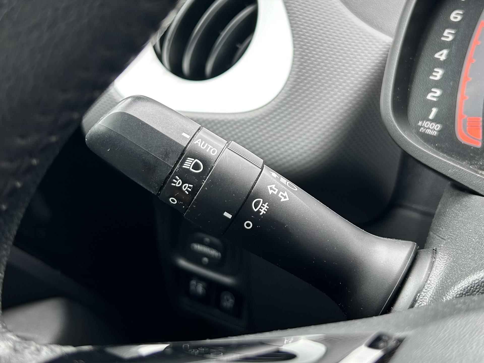Citroen C1 1.0 VTi 72PK S&S 5D Shine | Parkeercamera achterkant | Zwart lichtmetaal | Airco | Snelheidsbegrenzer | Start Stop | - 23/30