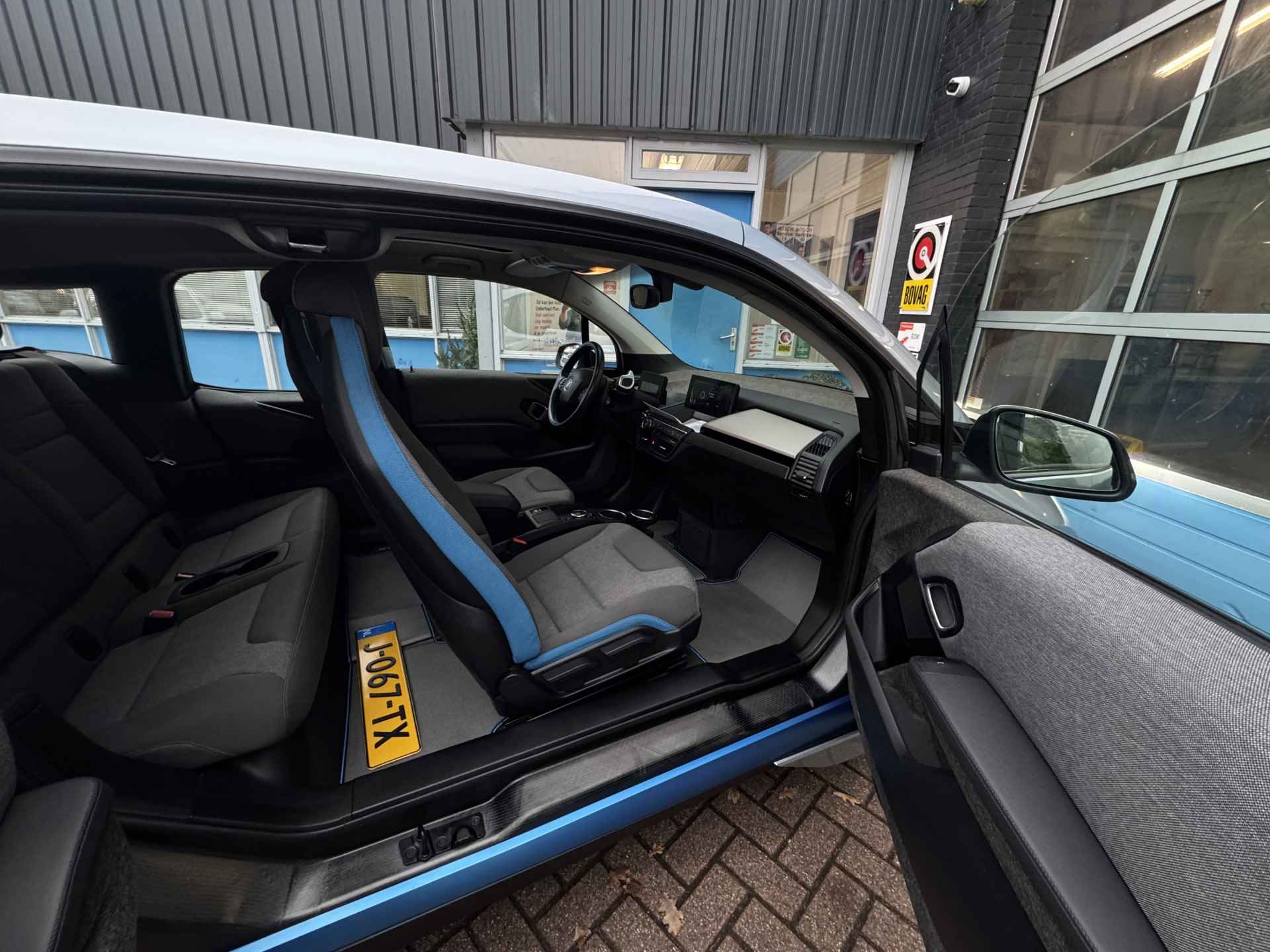 BMW i3 Basis iPerformance 22 kWh | Panoramadak | Apple Carplay | Rijklaar + 12 Maand BOVAG Garantie - 34/50