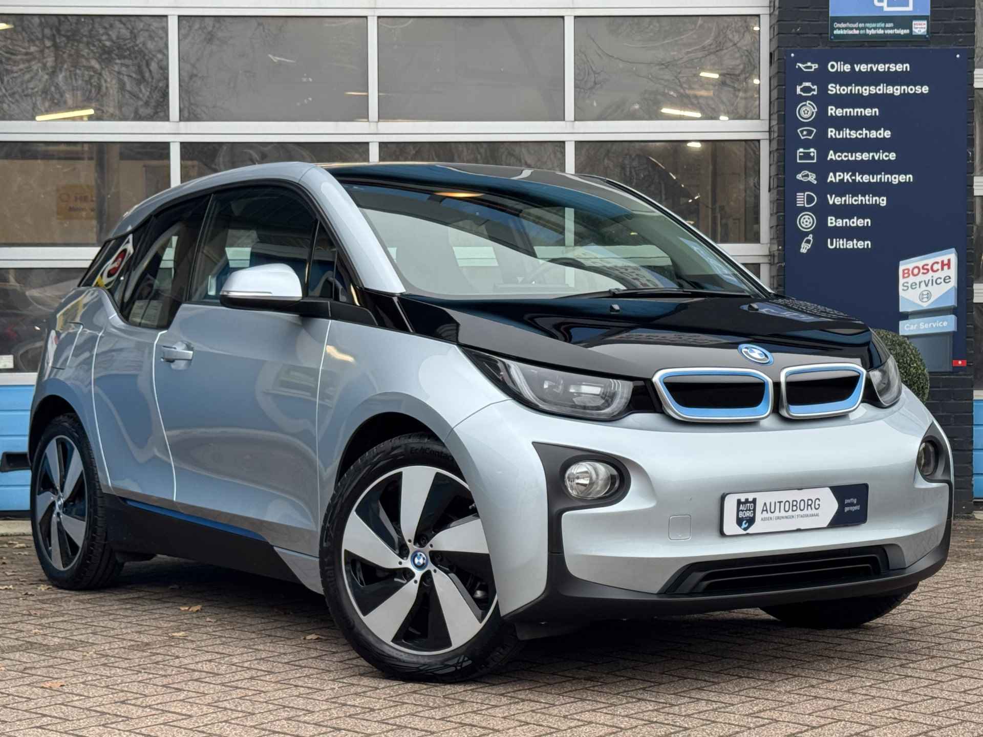 BMW i3 Basis iPerformance 22 kWh | Panoramadak | Apple Carplay | Rijklaar + 12 Maand BOVAG Garantie - 40/50