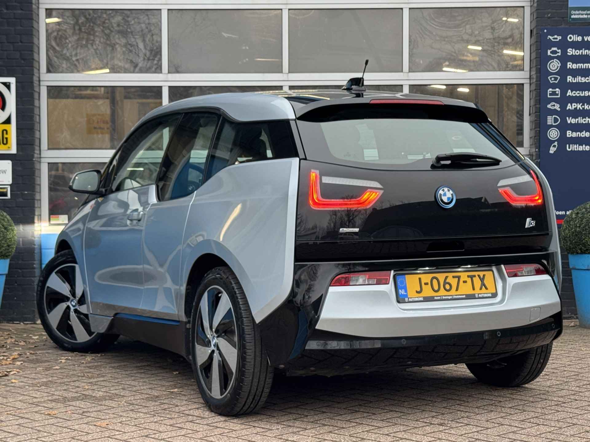 BMW i3 Basis iPerformance 22 kWh | Panoramadak | Apple Carplay | Rijklaar + 12 Maand BOVAG Garantie - 41/50