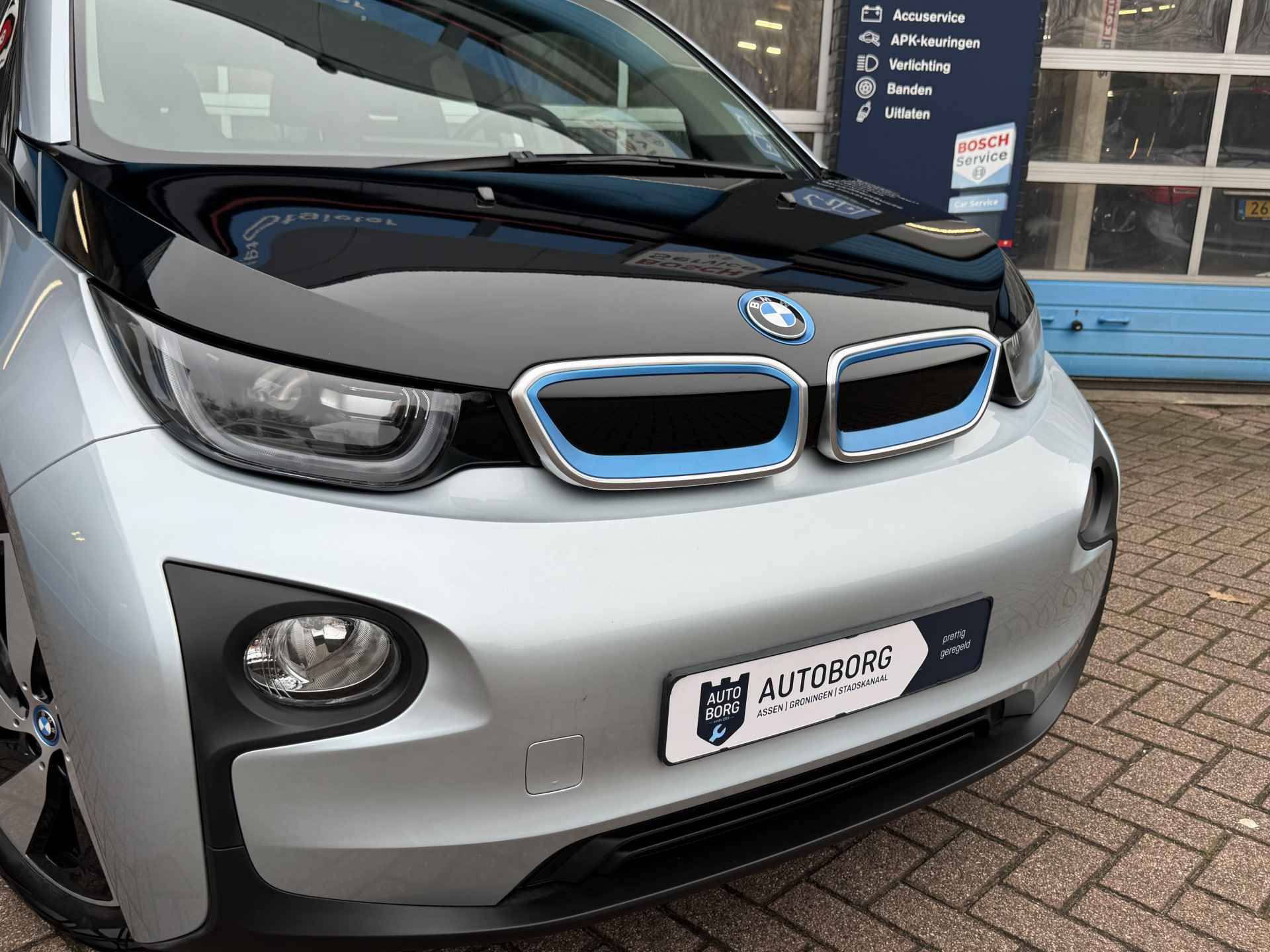 BMW i3 Basis iPerformance 22 kWh | Panoramadak | Apple Carplay | Rijklaar + 12 Maand BOVAG Garantie - 44/50