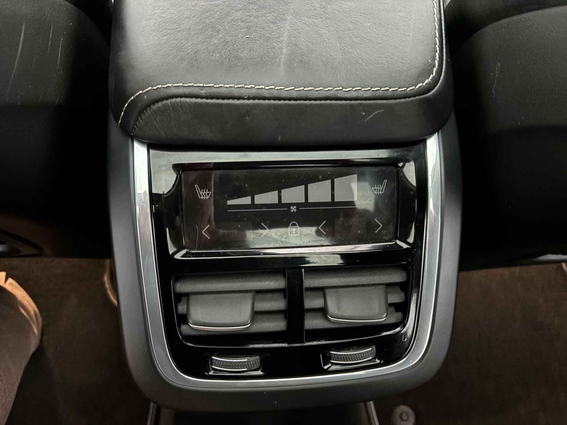 Volvo XC60 T5 Automaat R-Design  Luchtvering | Trekhaak | Head-up Display | Standkachel | Stoelventilatie | Adaptive Cruise | DAB | Panodak - 21/32