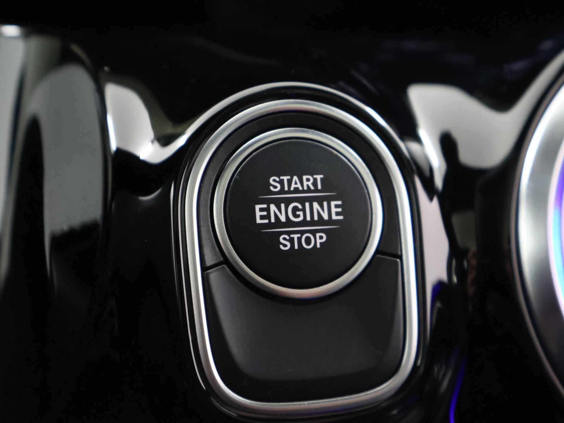Mercedes-Benz GLA-klasse 250 e Business Solution AMG Limited | Panoramadak | Sfeerverlichting | Nightpakket incl. 20'' Velgen | Apple carplay | Achteruitrijcamera | - 35/46
