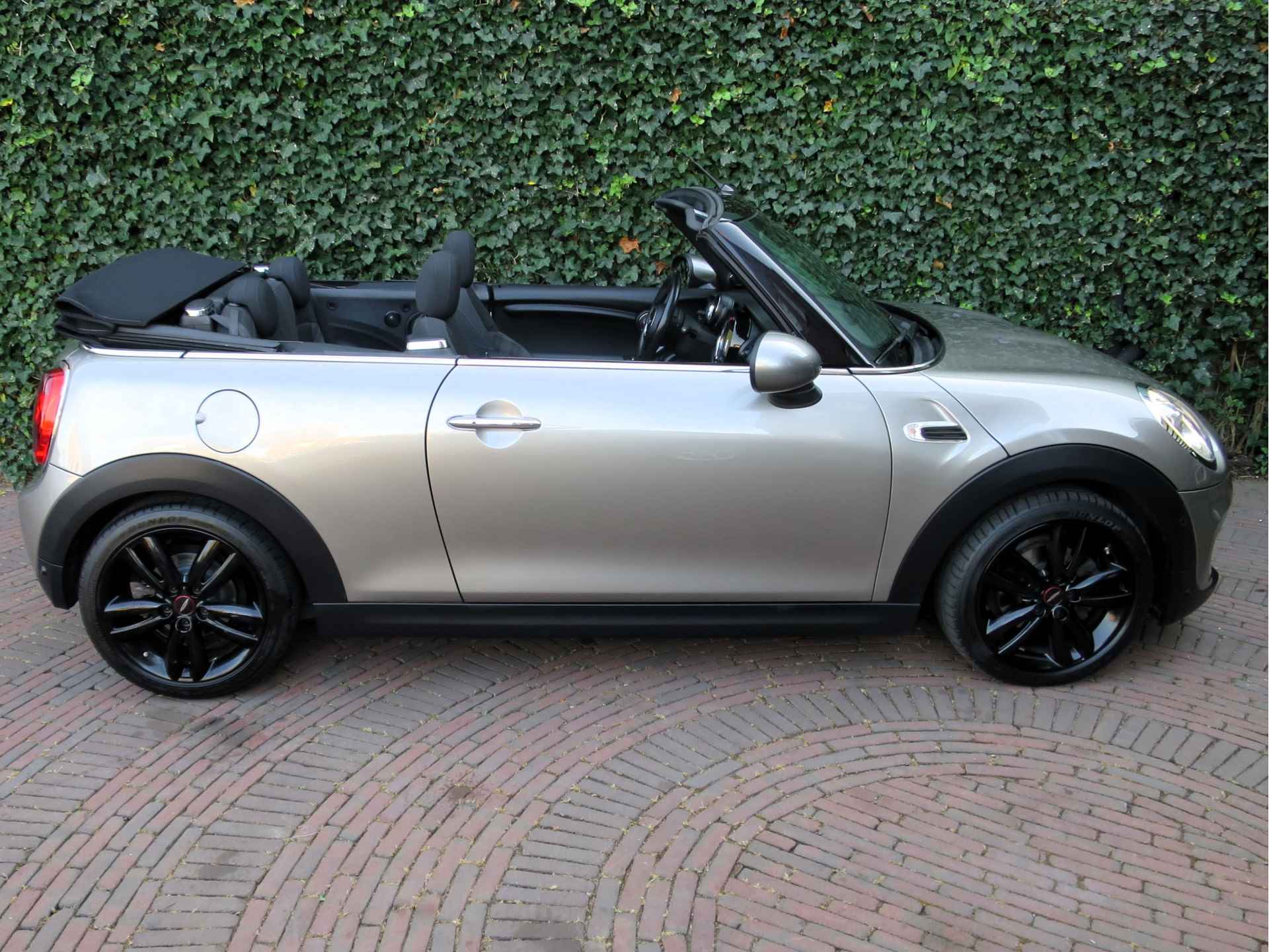 MINI Cabrio 1.5 Cooper Chili F57 aut. met LED, Navi, HK-audio, Park.ass en 17" - 8/56