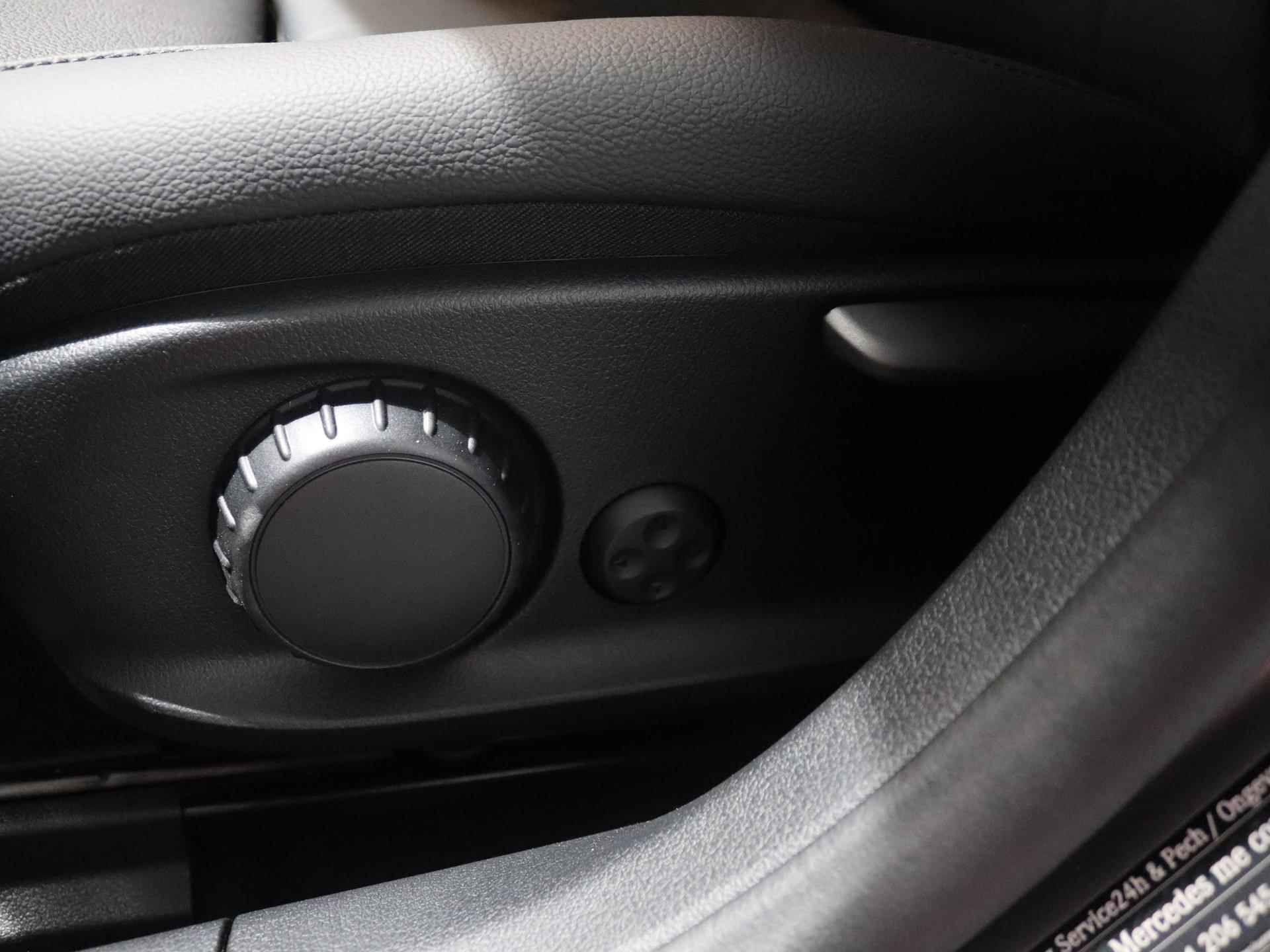 Mercedes-Benz CLA-klasse Shooting Brake 180 Star Edition Luxury Line | Widescreen | Camera | Stoelverwarming | Sfeerverlichting | Ele. kofferdeksel | Multibeam-Led | Comfortstoelen | Draadloze tel.lader | Keyless start | 18" Lichtmetaal | - 19/33