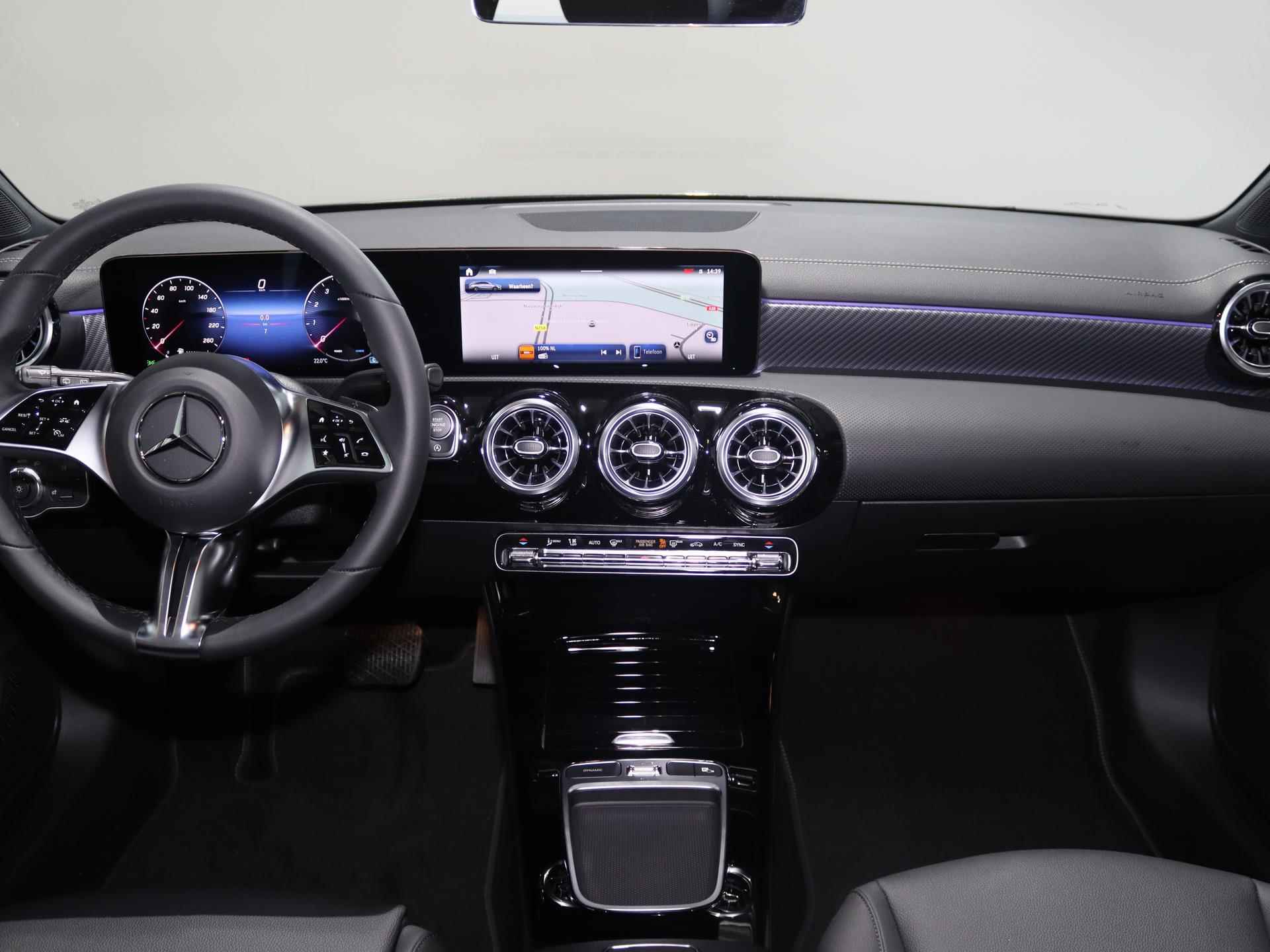 Mercedes-Benz CLA-klasse Shooting Brake 180 Star Edition Luxury Line | Widescreen | Camera | Stoelverwarming | Sfeerverlichting | Ele. kofferdeksel | Multibeam-Led | Comfortstoelen | Draadloze tel.lader | Keyless start | 18" Lichtmetaal | - 21/33