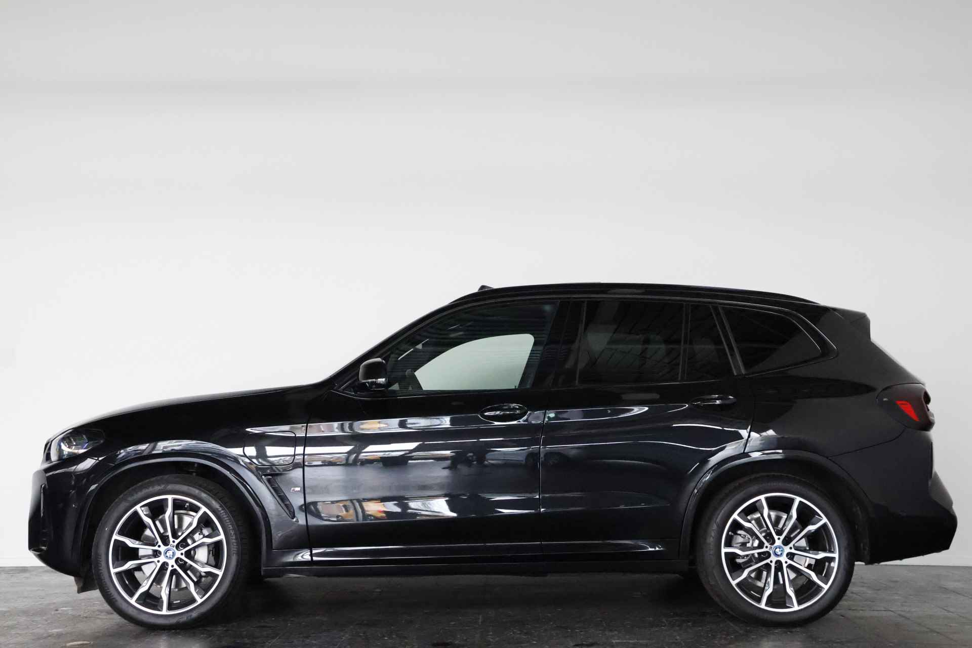 BMW X3 xDrive30e M-Sport / Opendak / Pilotassist / HUD / HarmanKardon - 35/35