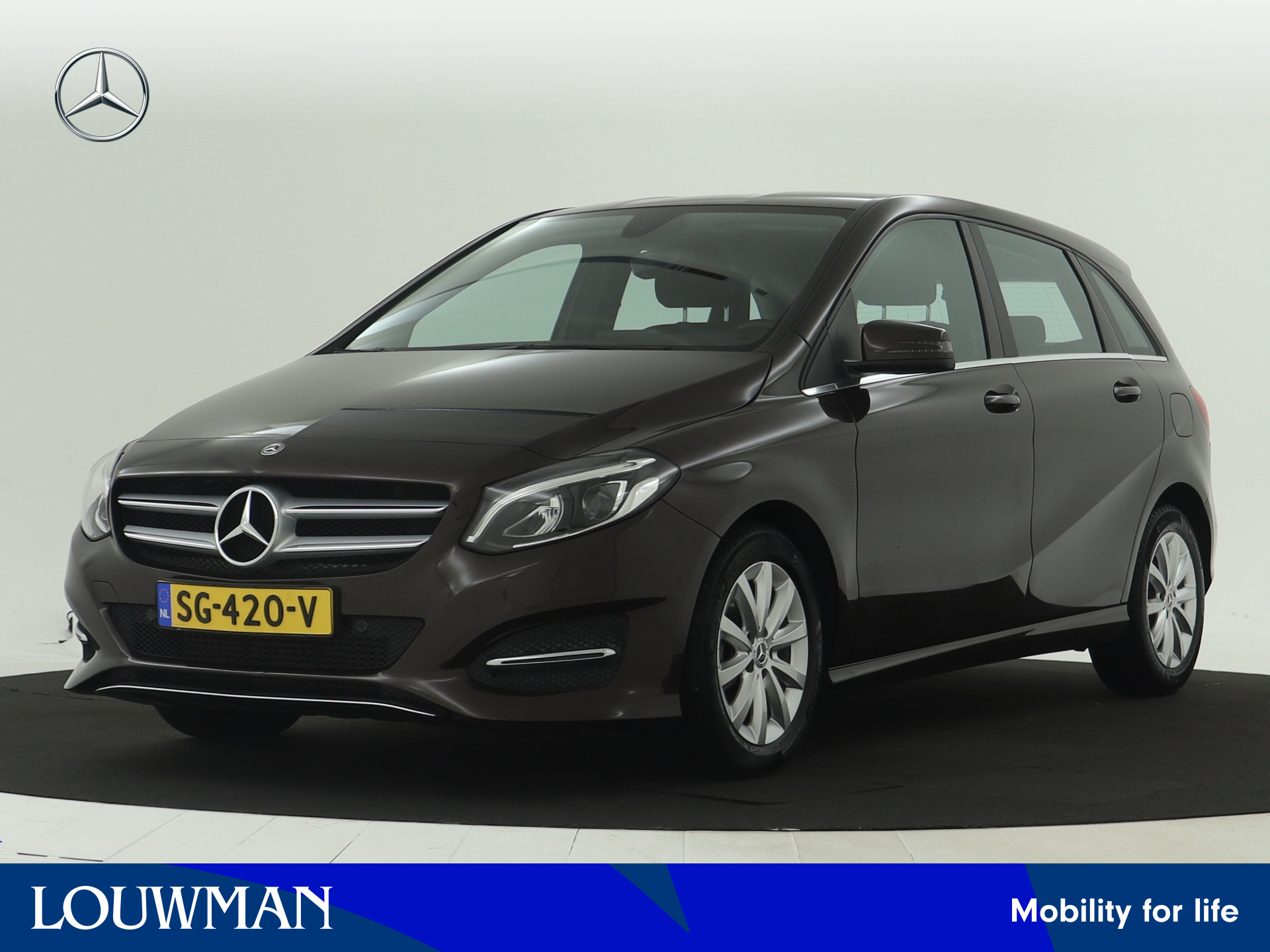 Mercedes-Benz B-Klasse 180 Ambition | Navigatie | Parkeersensoren | Inclusief 12 Maanden Garantie