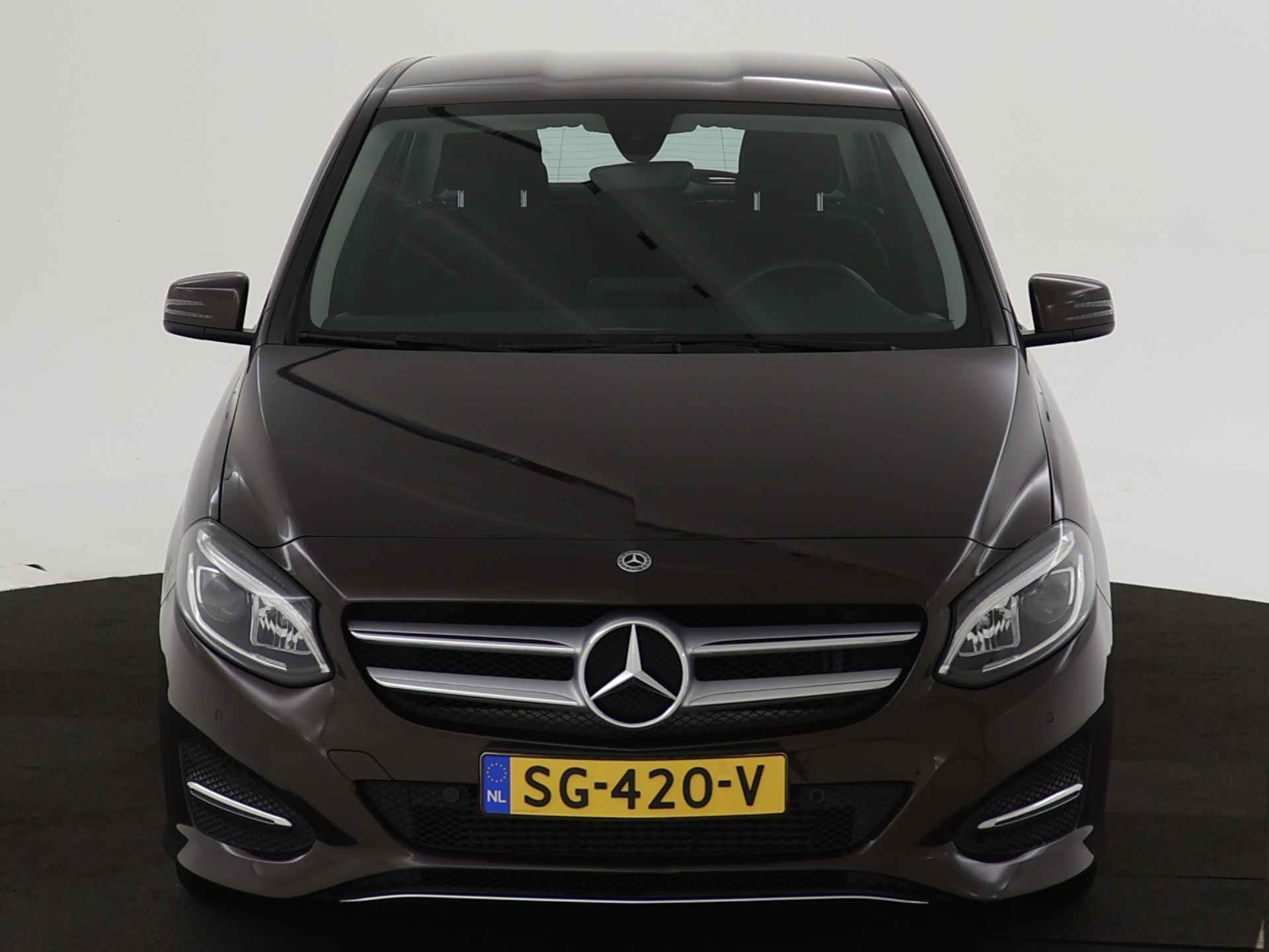 Mercedes-Benz B-Klasse 180 Ambition | Navigatie | Parkeersensoren | Inclusief 12 Maanden Garantie - 27/44