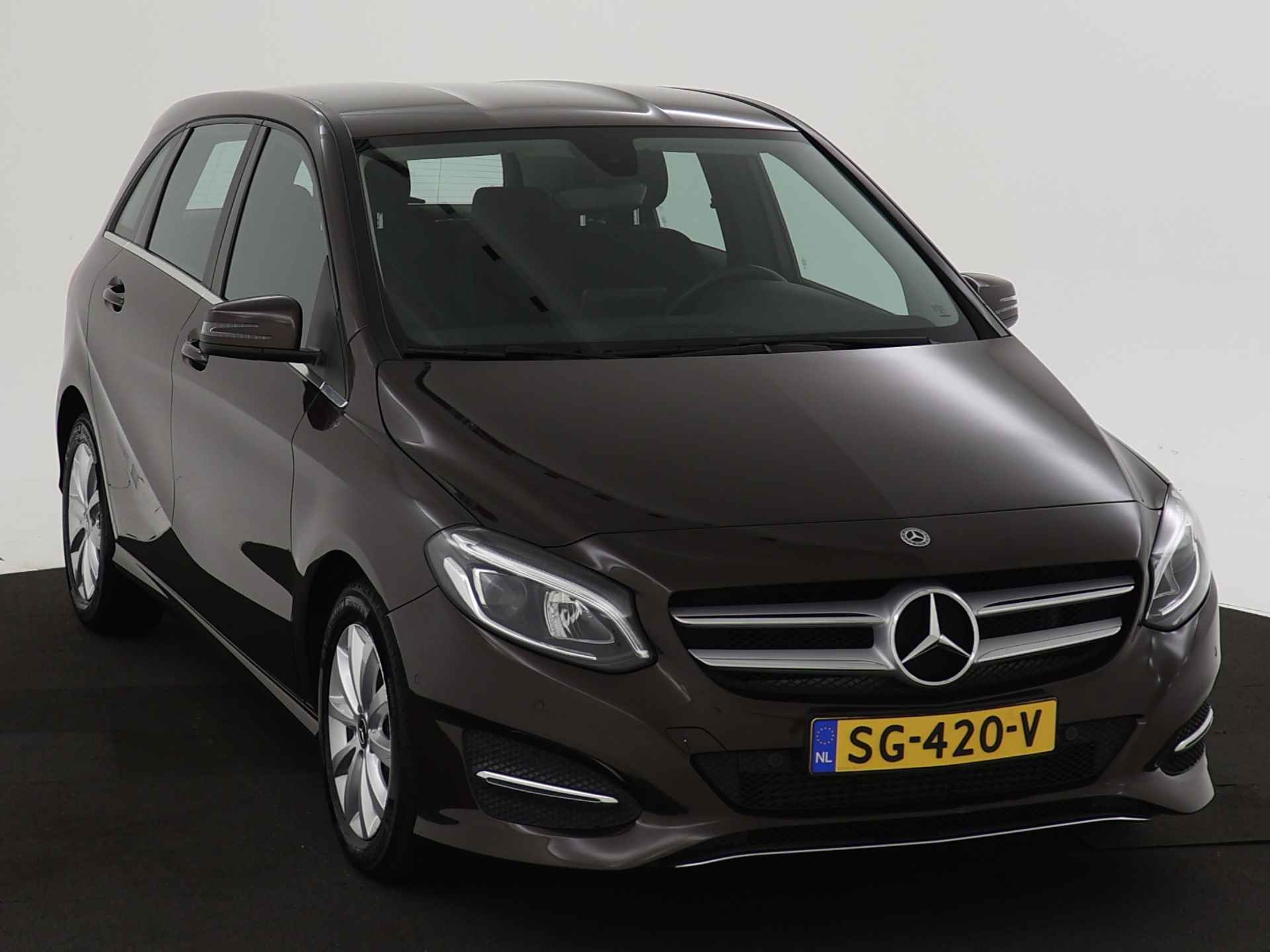 Mercedes-Benz B-Klasse 180 Ambition | Navigatie | Parkeersensoren | Inclusief 12 Maanden Garantie - 28/44