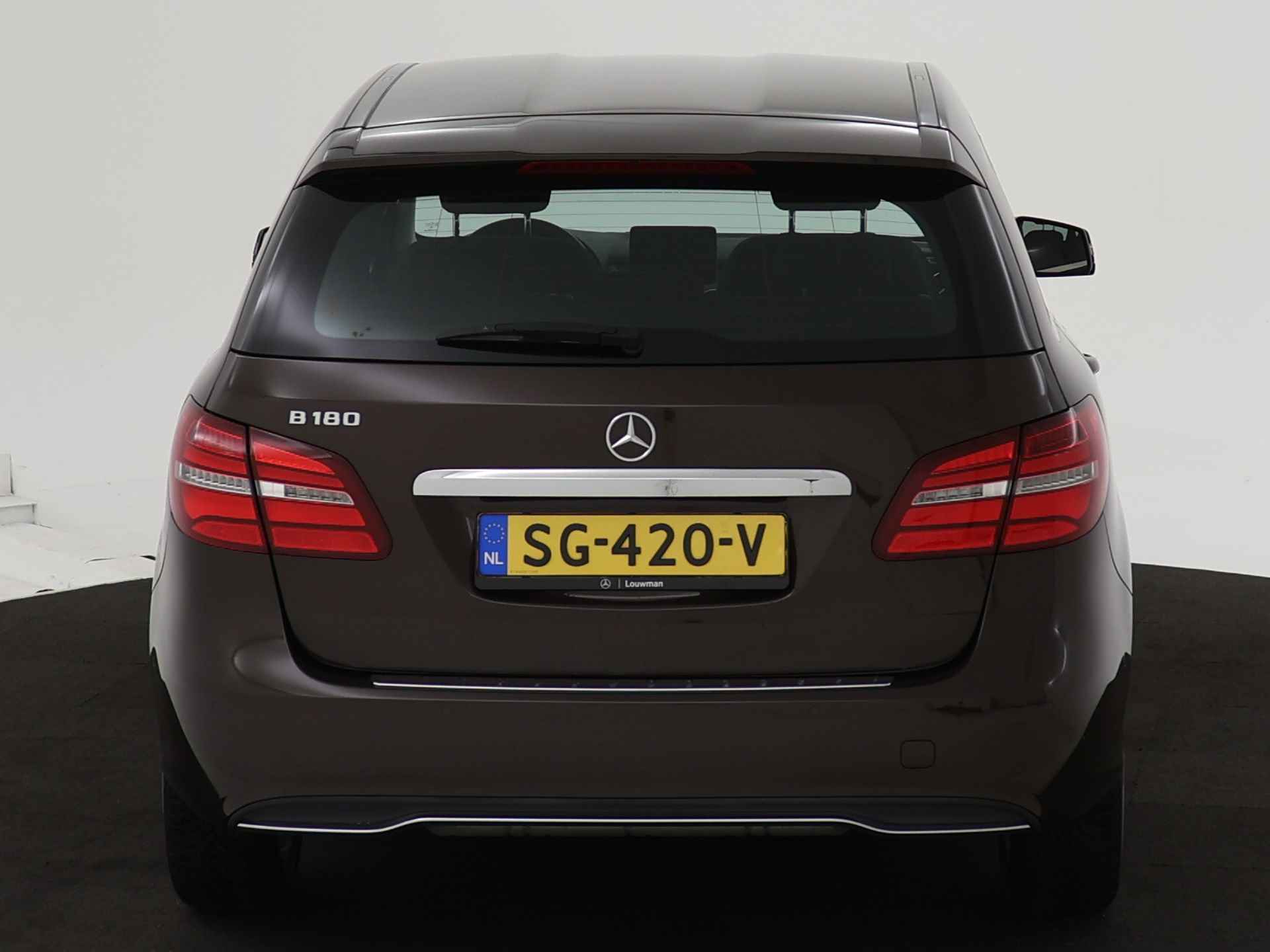 Mercedes-Benz B-Klasse 180 Ambition | Navigatie | Parkeersensoren | Inclusief 12 Maanden Garantie - 29/44