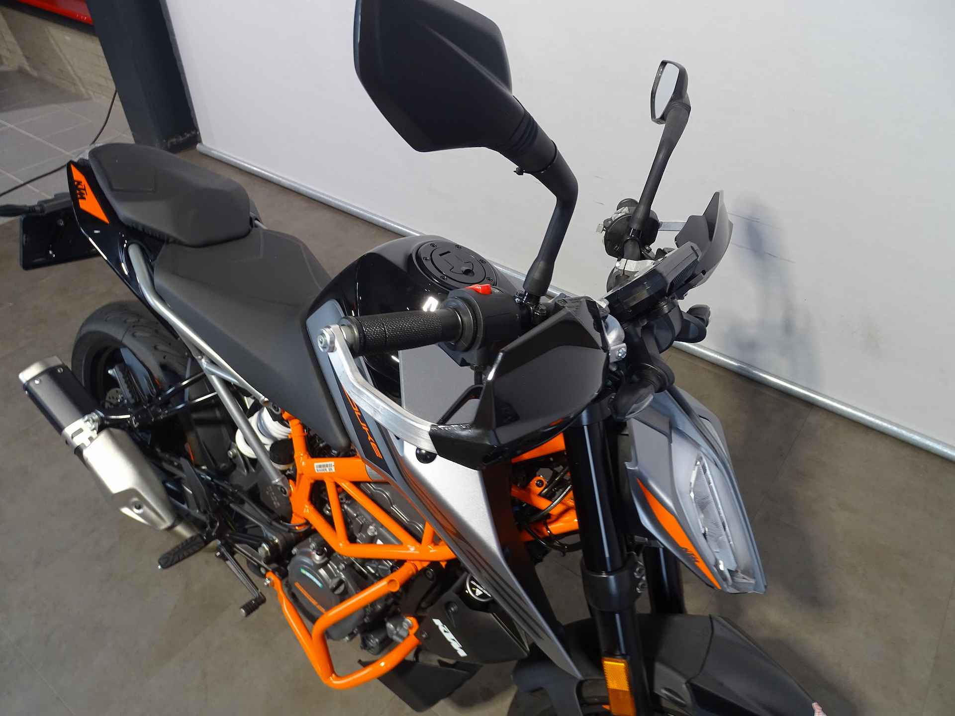 KTM 125 DUKE - 2/9