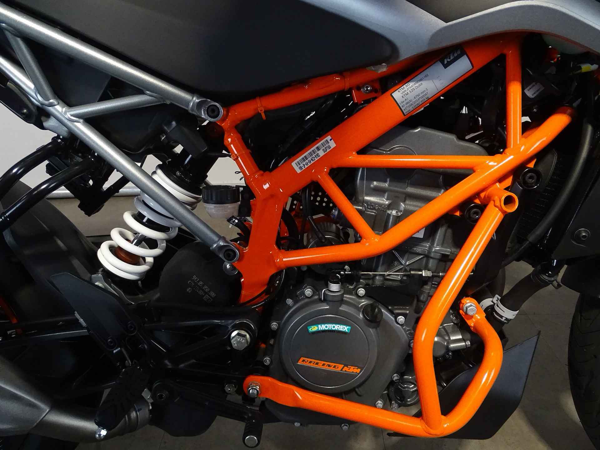 KTM 125 DUKE - 6/9