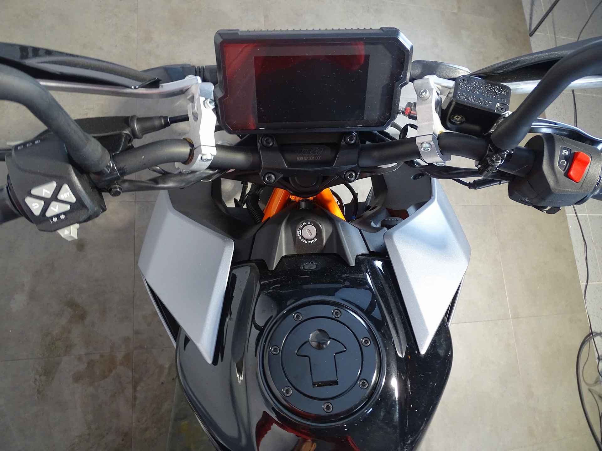 KTM 125 DUKE - 7/9