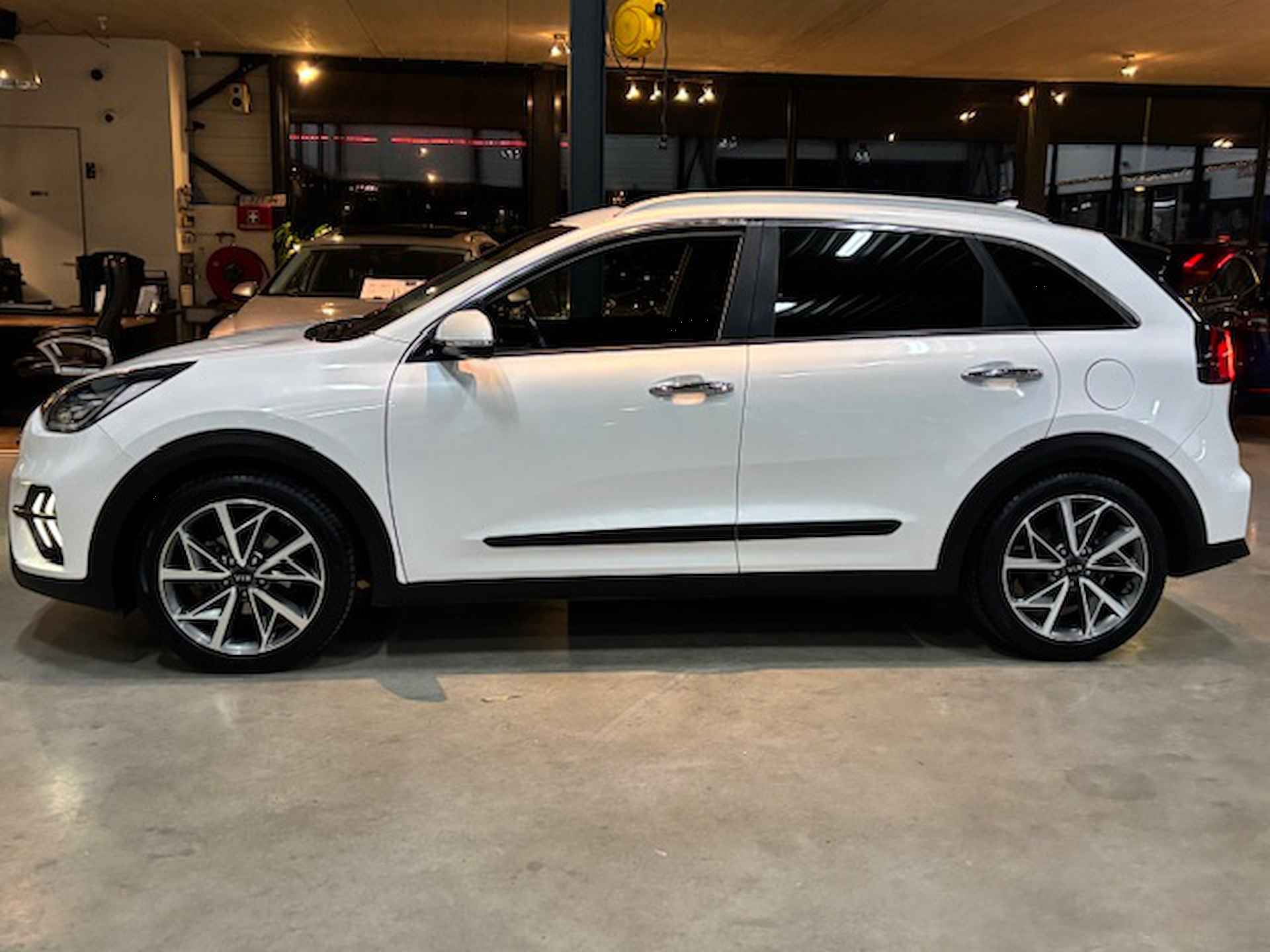 Kia Niro 1.6 GDi Hybrid 141pk DCT6 ExecutiveLine - 2/44