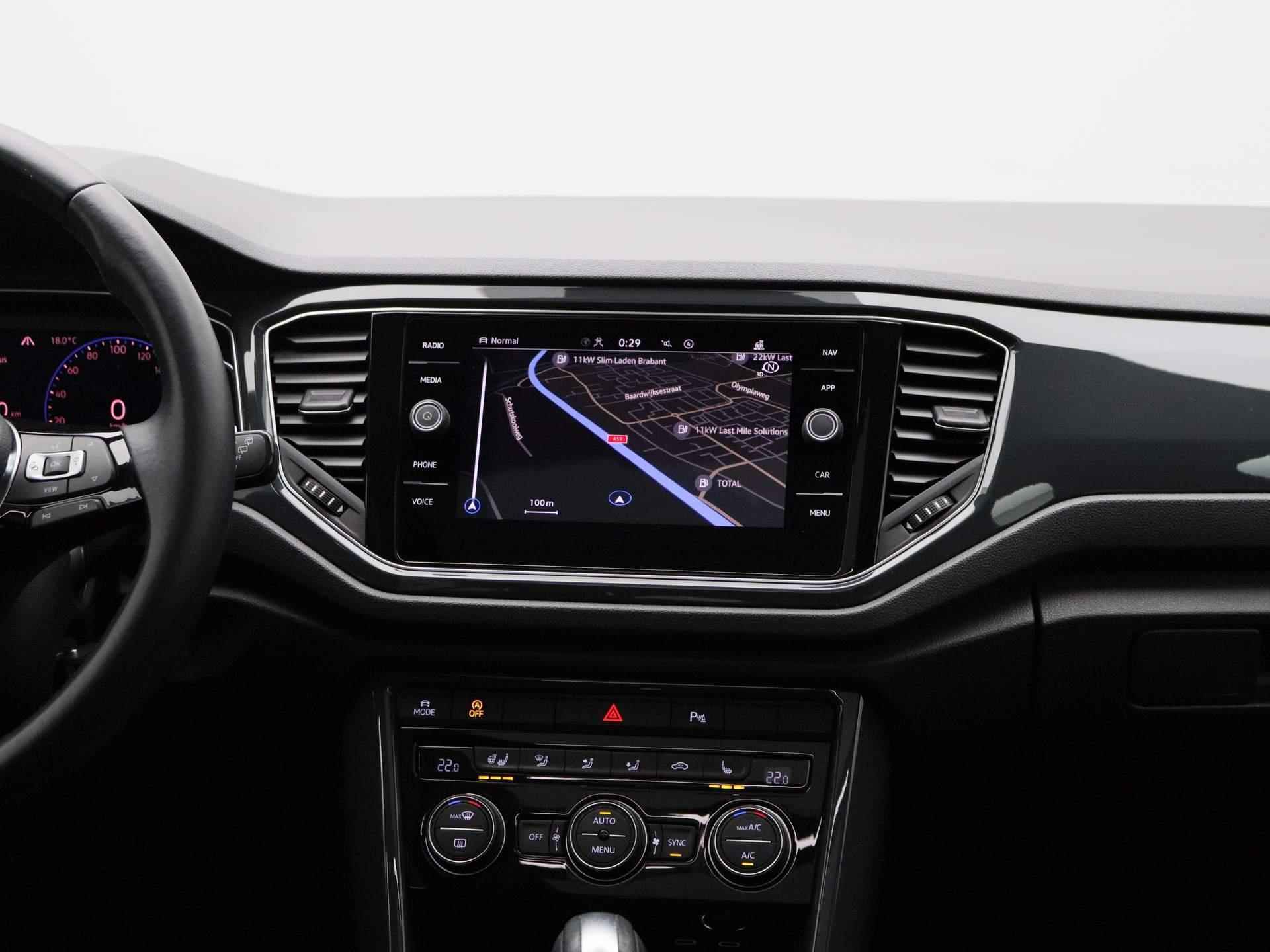 Volkswagen T-Roc 1.5 TSI Sport 150 PK | Automaat | Navigatie | Panoramadak | Adaptive Cruise Control | Climate Control | Stoelverwarming | Parkeersensoren | Virtual Cockpit | Rijprofielen | LED | Lichtmetalen velgen | Privacy glass | - 10/43
