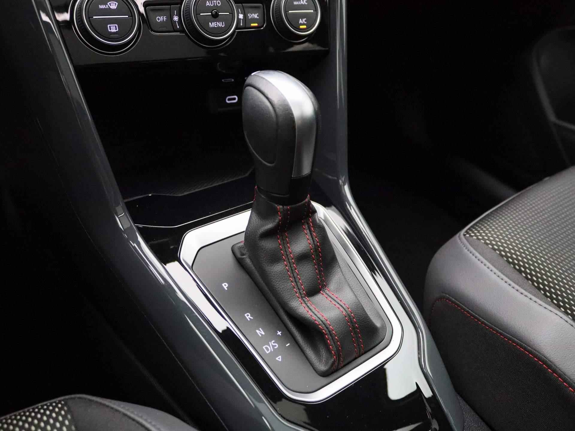 Volkswagen T-Roc 1.5 TSI Sport 150 PK | Automaat | Navigatie | Panoramadak | Adaptive Cruise Control | Climate Control | Stoelverwarming | Parkeersensoren | Virtual Cockpit | Rijprofielen | LED | Lichtmetalen velgen | Privacy glass | - 22/43