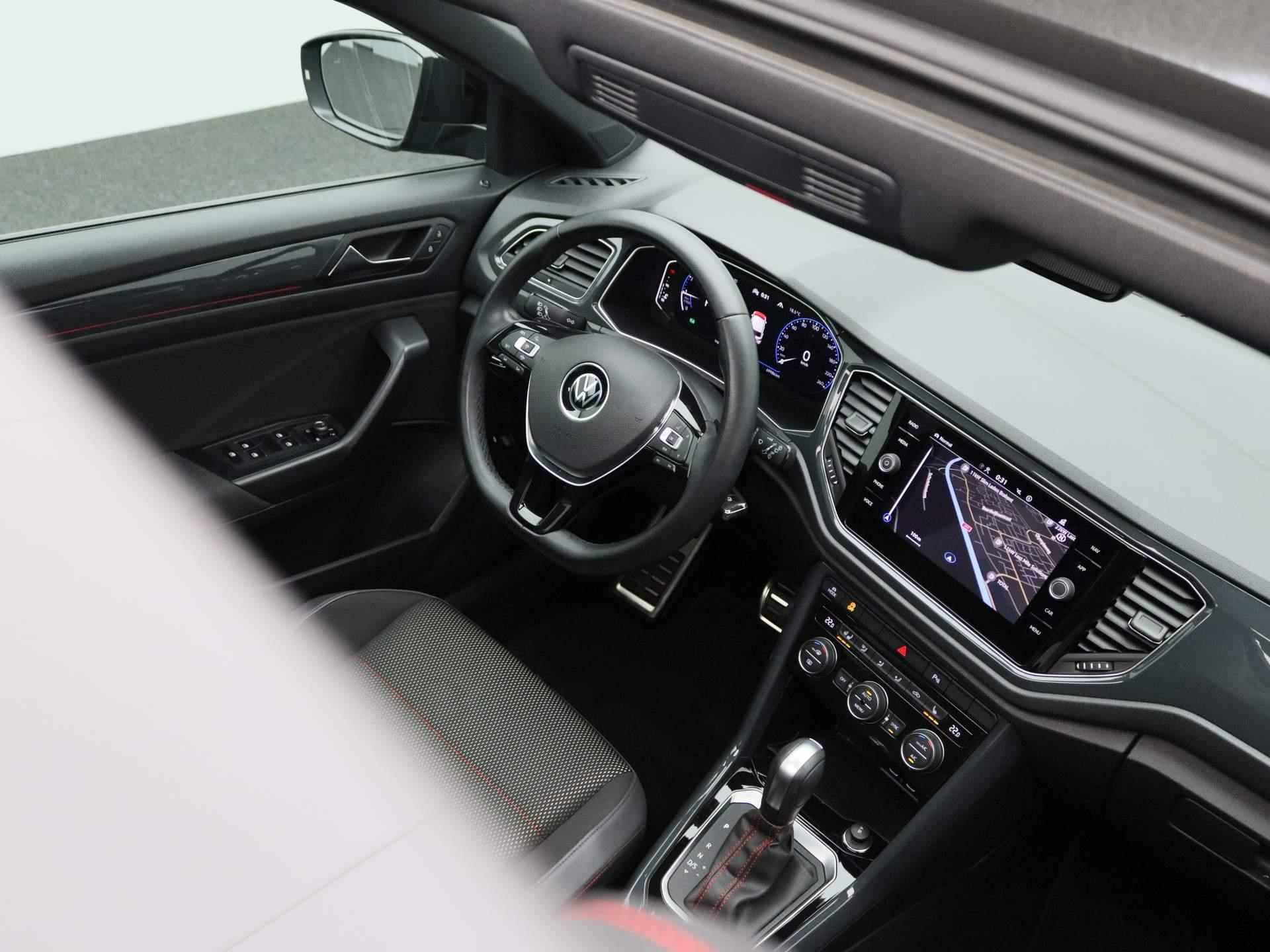 Volkswagen T-Roc 1.5 TSI Sport 150 PK | Automaat | Navigatie | Panoramadak | Adaptive Cruise Control | Climate Control | Stoelverwarming | Parkeersensoren | Virtual Cockpit | Rijprofielen | LED | Lichtmetalen velgen | Privacy glass | - 37/43