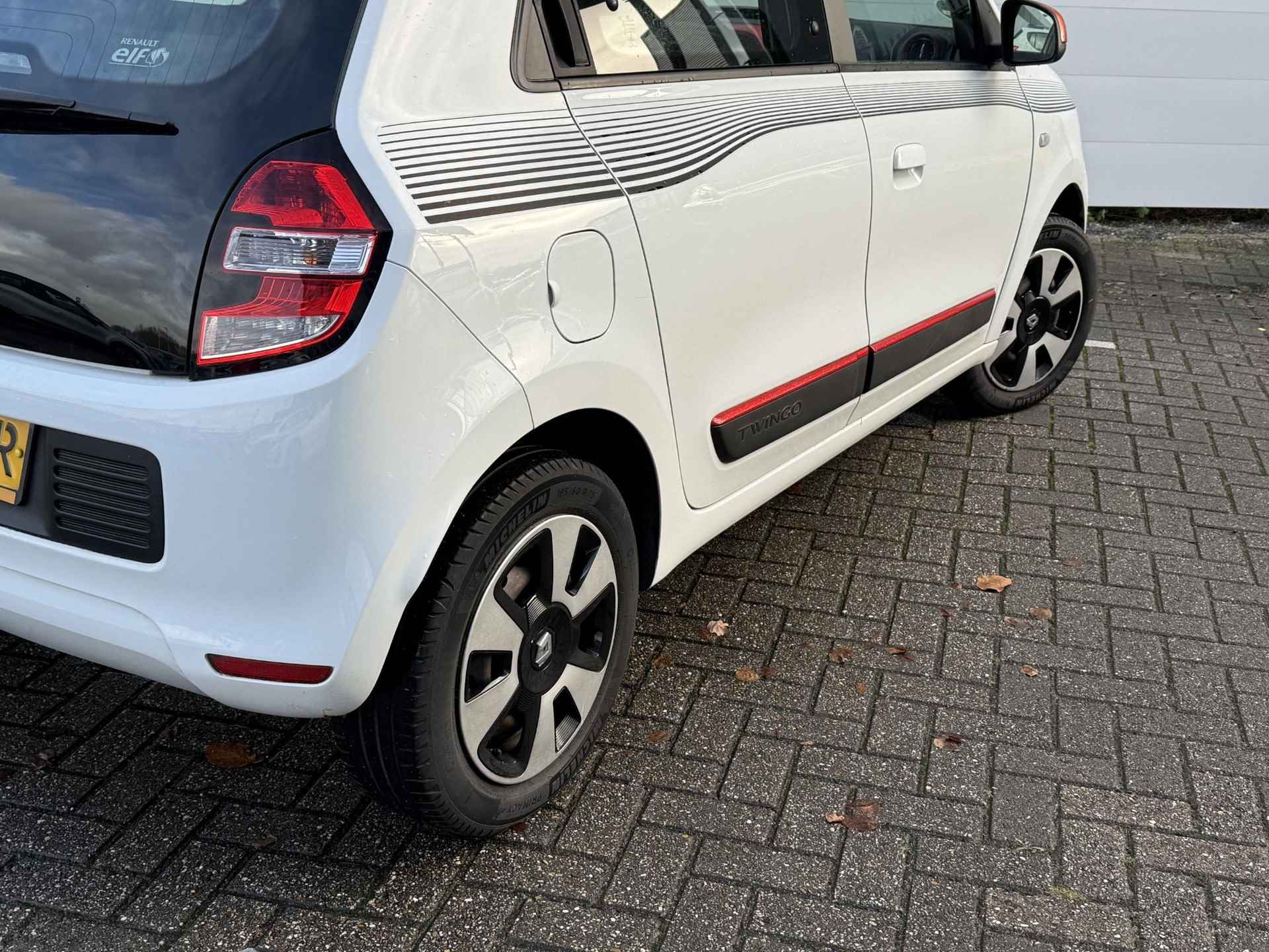 Renault Twingo 1.0 SCe 70 Collection | Cruise Control | Airco | Dealer Onderhouden! - 23/26