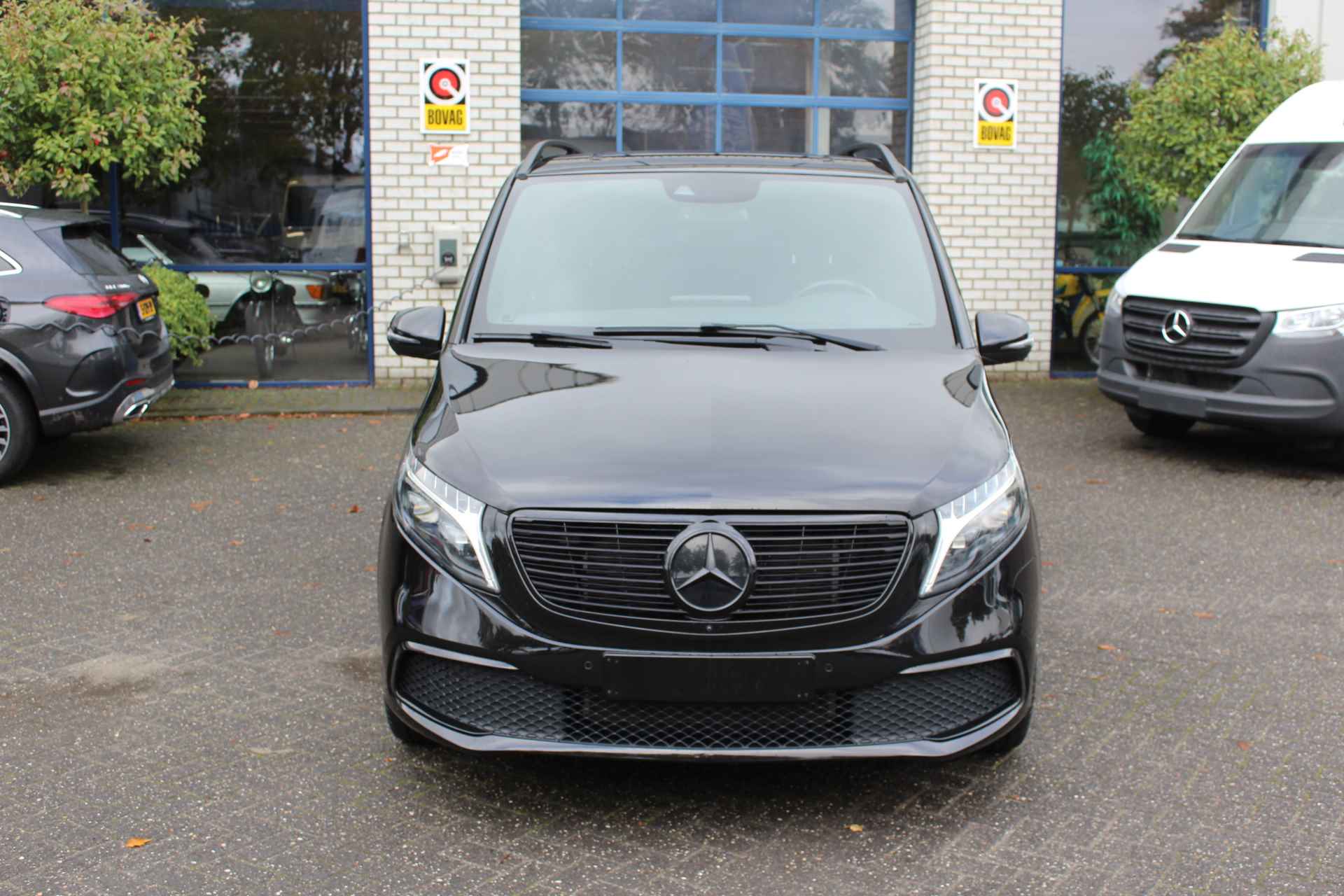 Mercedes-Benz EQV 300 L3 Avantgarde 90 kWh Airmatic/Luchtvering, 8 persoons, Zwarte hemel - 3/12