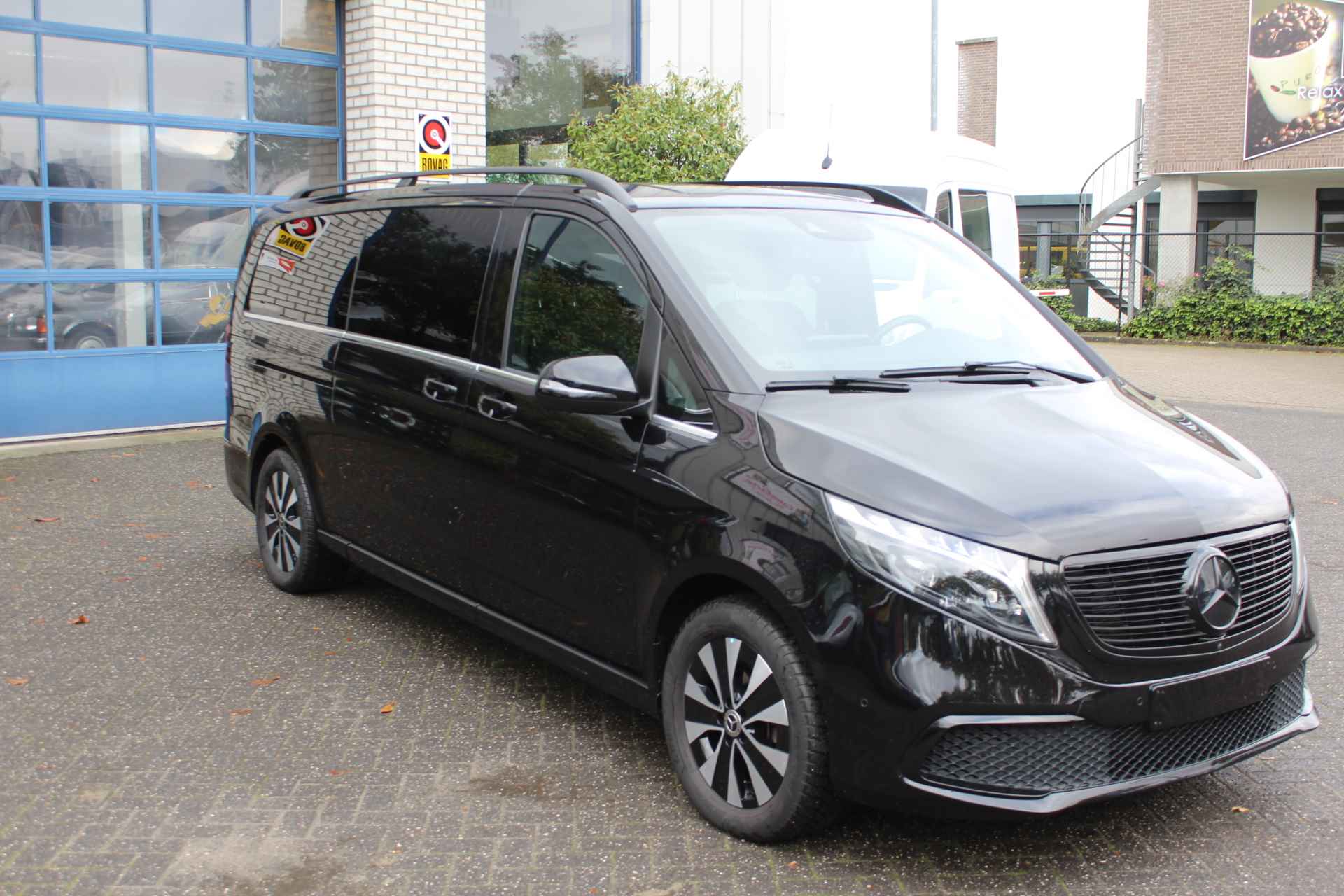 Mercedes-Benz EQV 300 L3 Avantgarde 90 kWh Airmatic/Luchtvering, 8 persoons, Zwarte hemel - 4/12