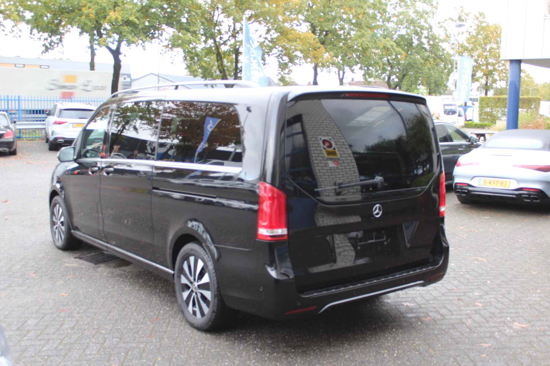 Mercedes-Benz EQV 300 L3 Avantgarde 90 kWh Airmatic/Luchtvering, 8 persoons, Zwarte hemel - 6/12