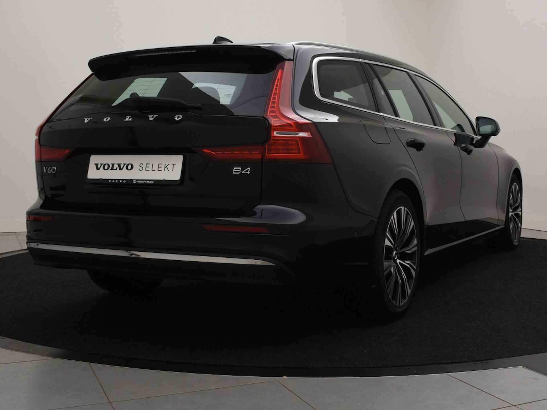 Volvo V60 B4 AUT(7) PLUS BRIGHT HARMAN KARDON 360GR CAM ACC STANDKACHEL - 3/34