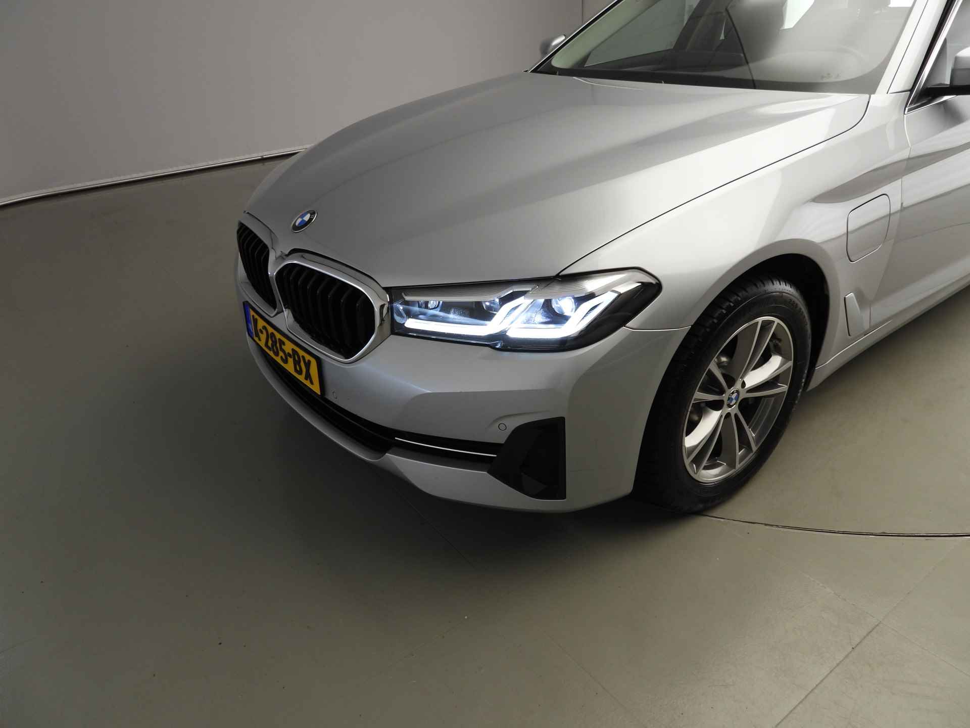 BMW 5 Serie Sedan 530e LCI model!! / LED / Leder / Navigatie / Comfortzetels / Stoelverwarming /  Chrome line / DAB / Alu 17 inch - 37/39