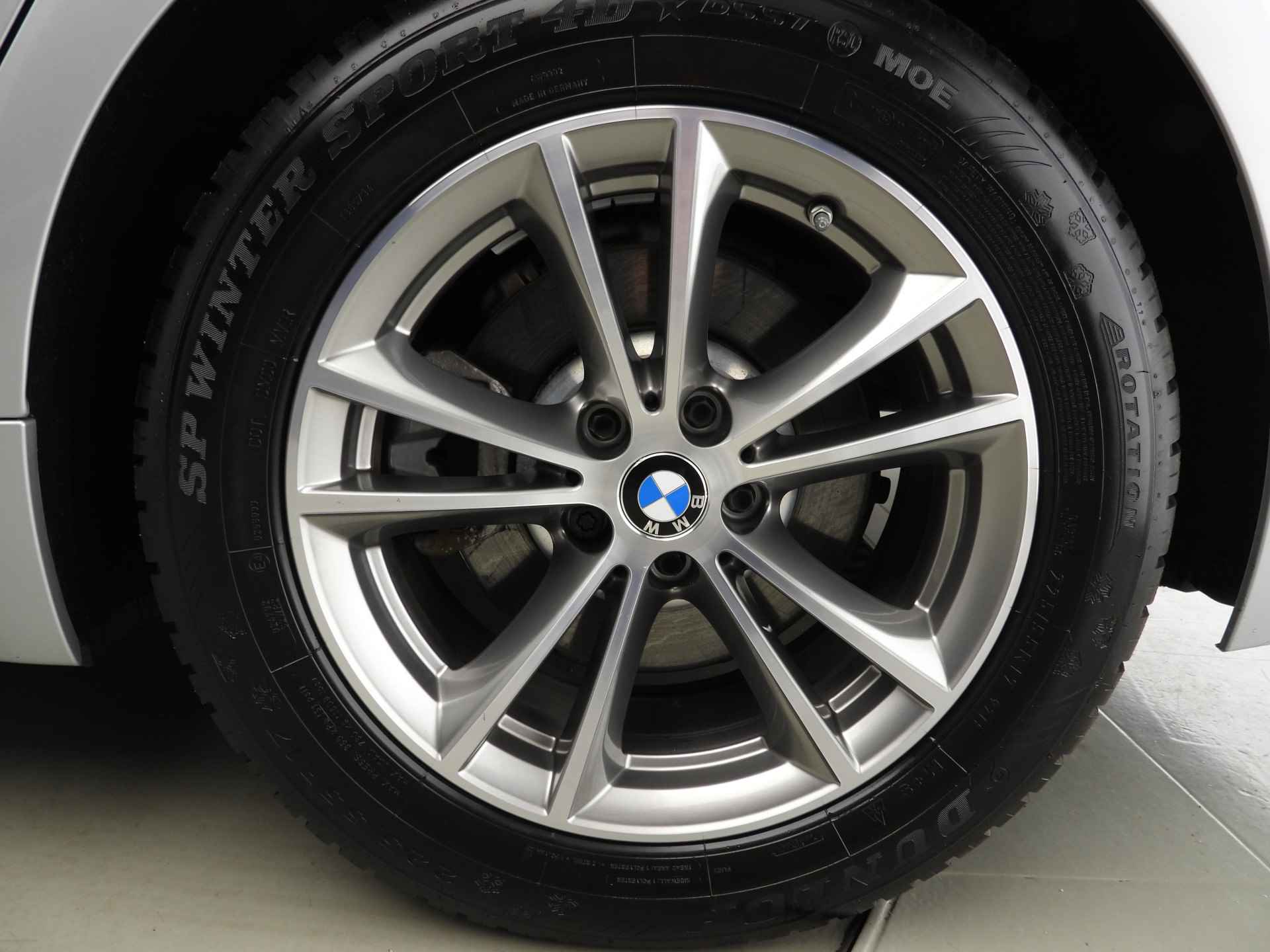 BMW 5 Serie Sedan 530e LCI model!! / LED / Leder / Navigatie / Comfortzetels / Stoelverwarming /  Chrome line / DAB / Alu 17 inch - 39/39