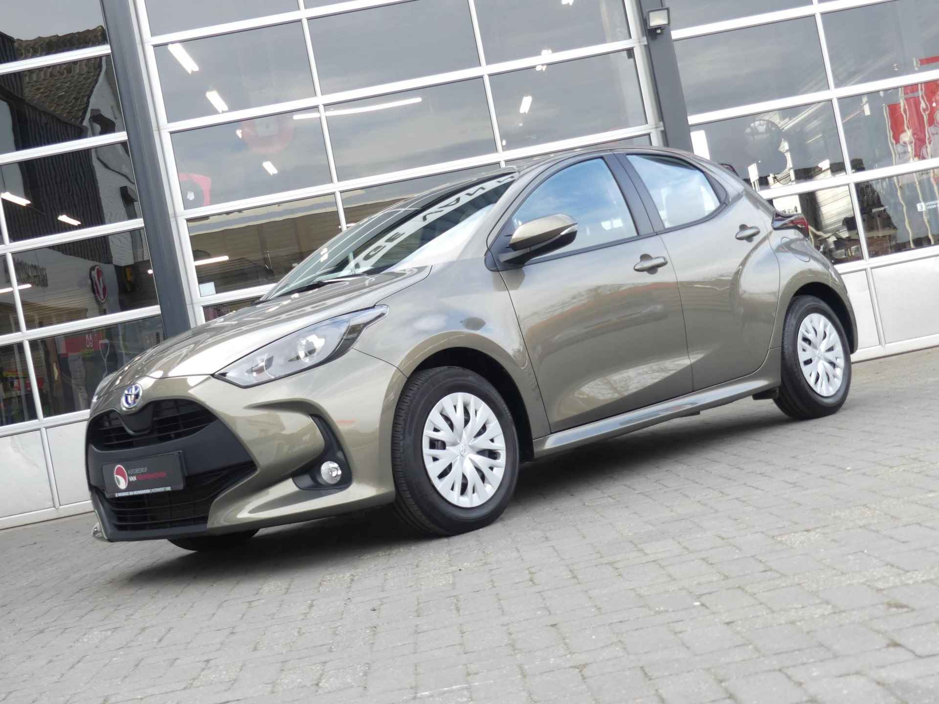 Toyota Yaris 1.5 Hybrid Active *10 jaar garantie - 2/30