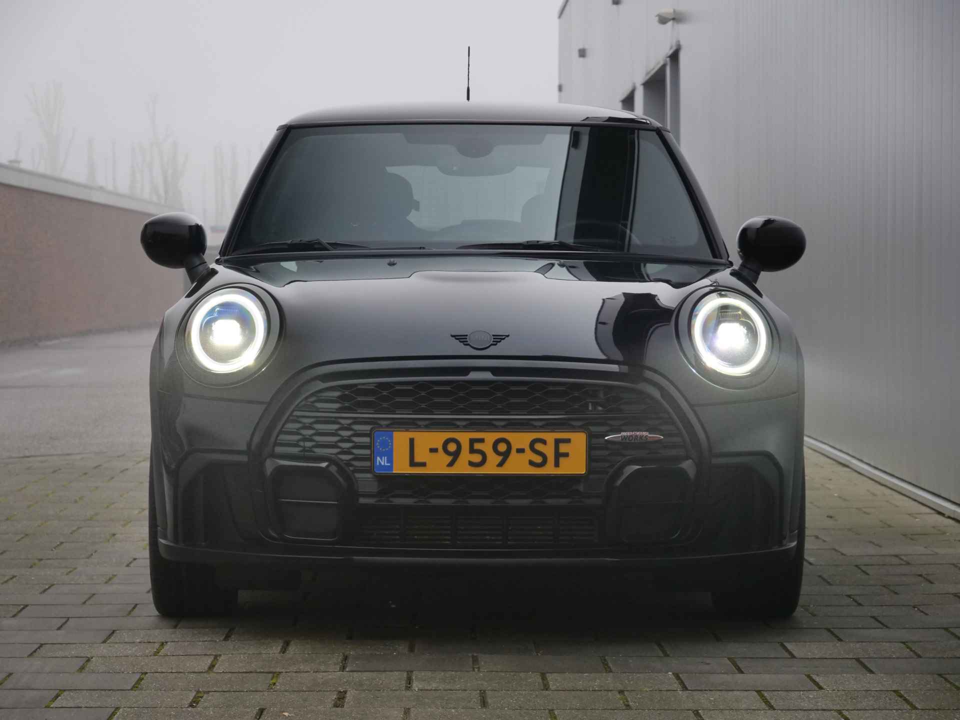 MINI Mini 1.5 Cooper 136pk John Cooper Works Automaat LED / Navigatie / Climate Control - 7/40