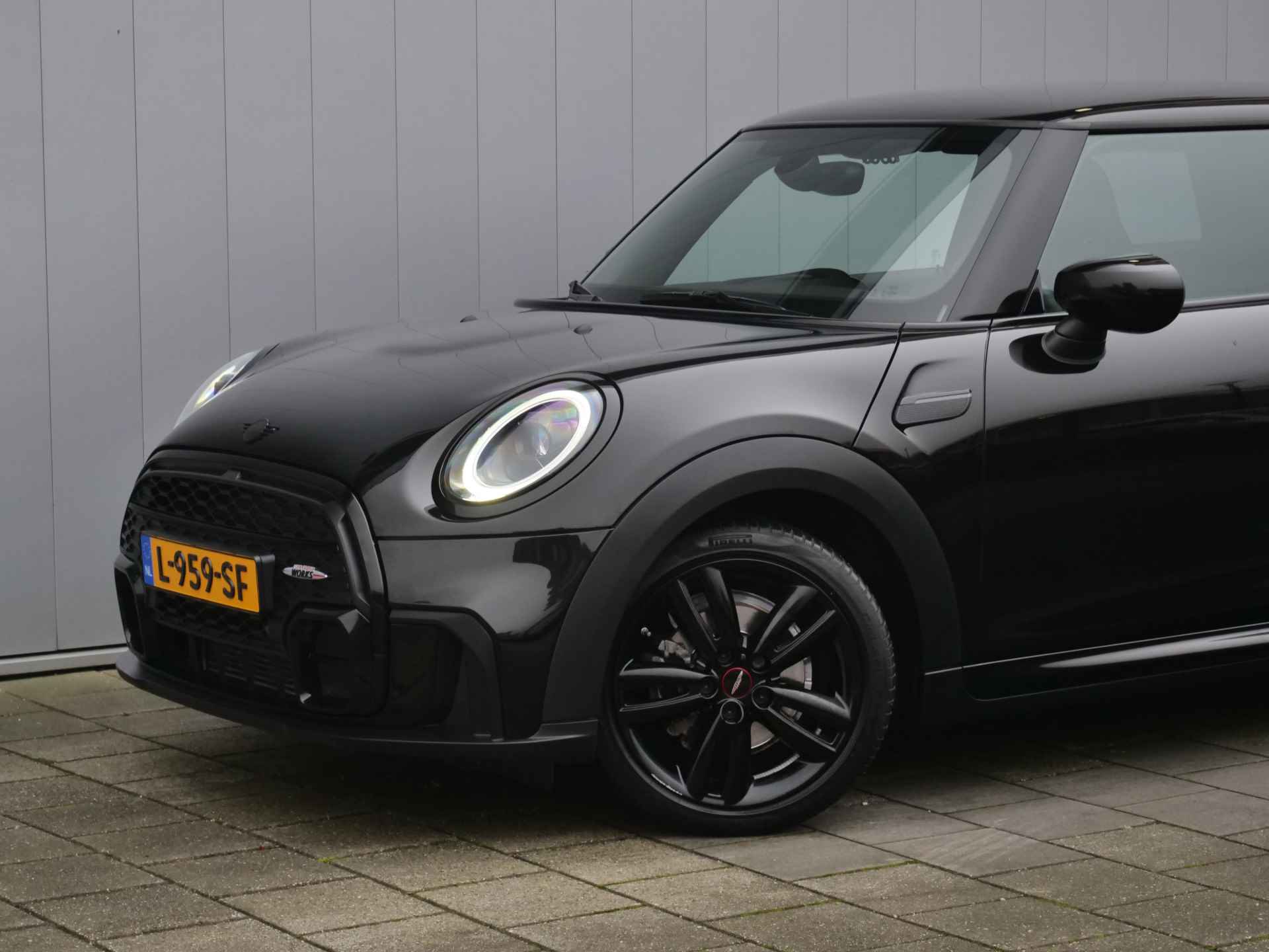 MINI Mini 1.5 Cooper 136pk John Cooper Works Automaat LED / Navigatie / Climate Control - 15/40