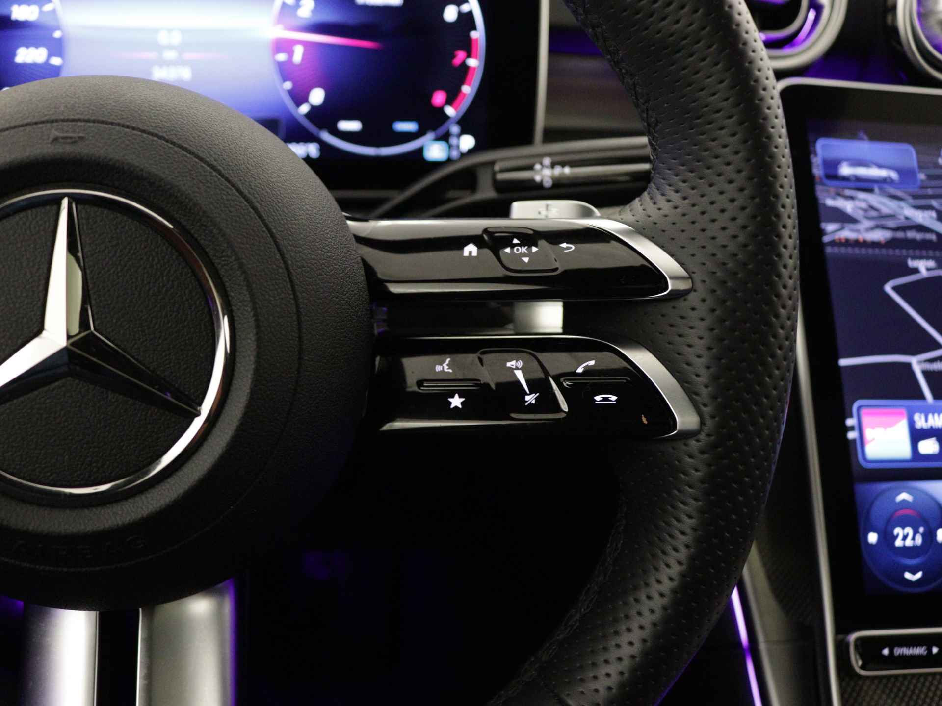 Mercedes-Benz C-Klasse Estate 180 AMG Line | Elektrische Trekhaak | Premium Plus pakket | Rijassistentiepakket Plus | Panoramadak | 24 maanden Certified Garantie - 21/39