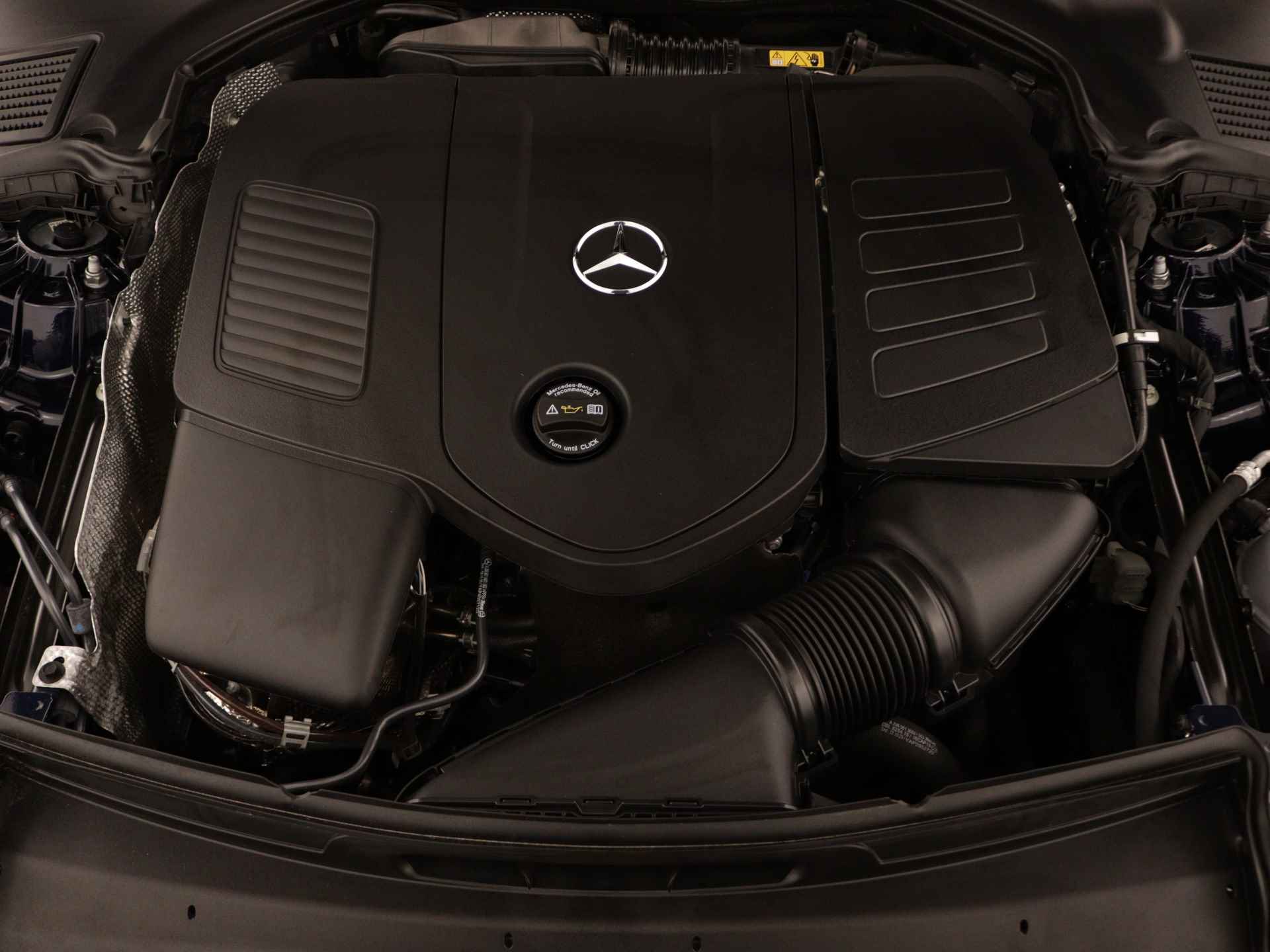 Mercedes-Benz C-Klasse Estate 180 AMG Line | Elektrische Trekhaak | Premium Plus pakket | Rijassistentiepakket Plus | Panoramadak | 24 maanden Certified Garantie - 35/39