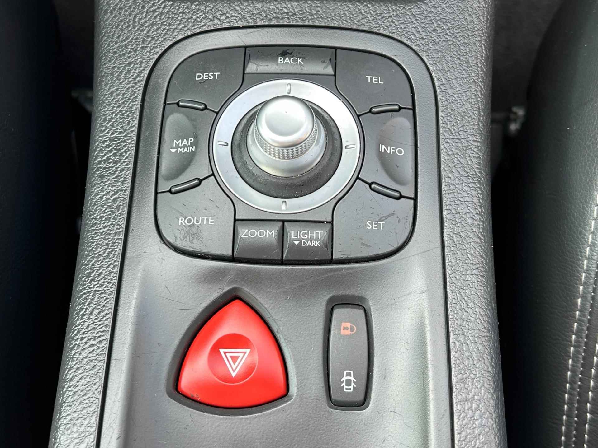 Renault Laguna 2.0-16V T Tech-Line Automaat Xenon Trekhaak Navi Clima Cruise Park.Sens. Bluetooth Elek + Verwarmb. Stoelen! - 18/33